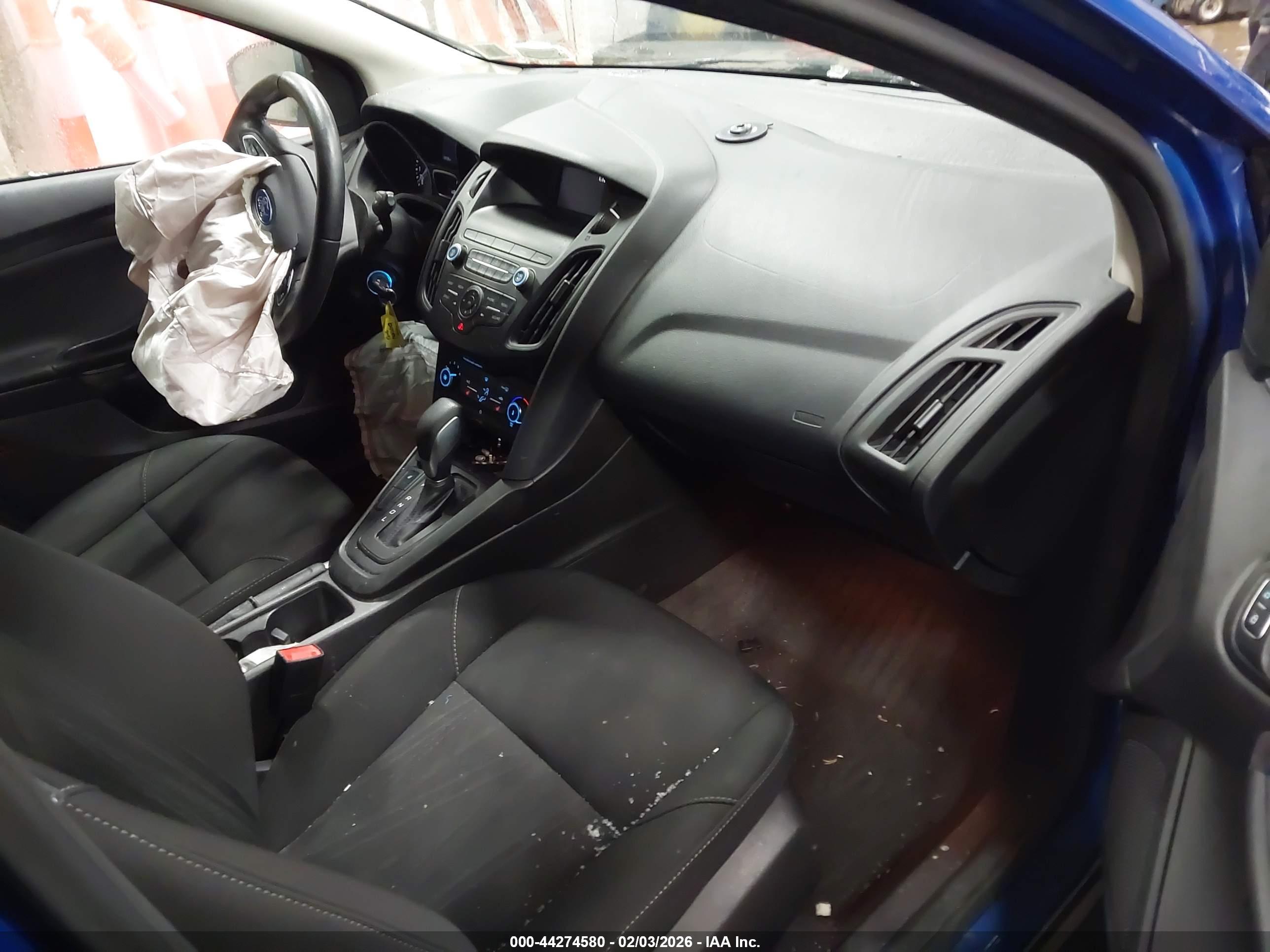 FORD FOCUS image 5