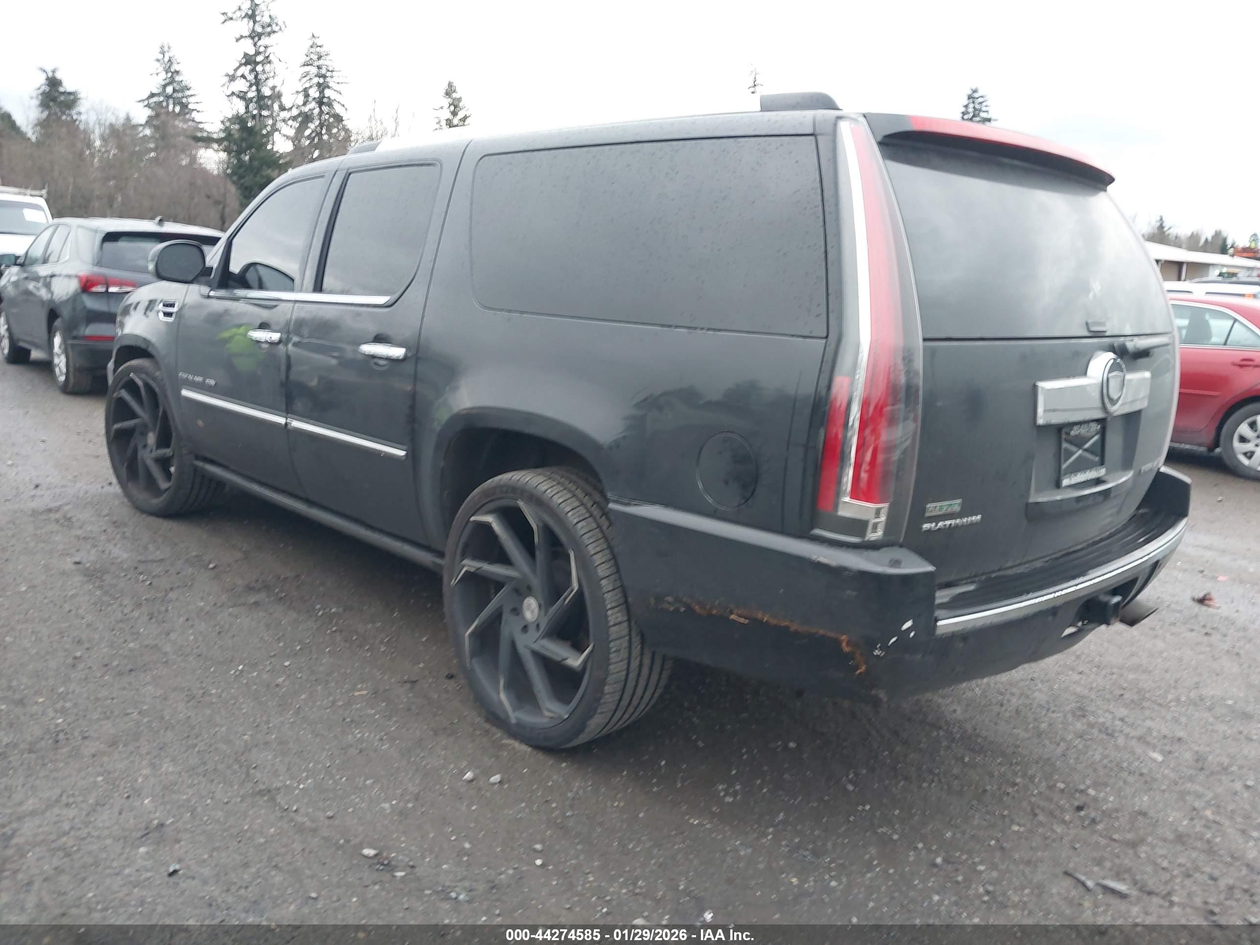 CADILLAC ESCALADE image 3
