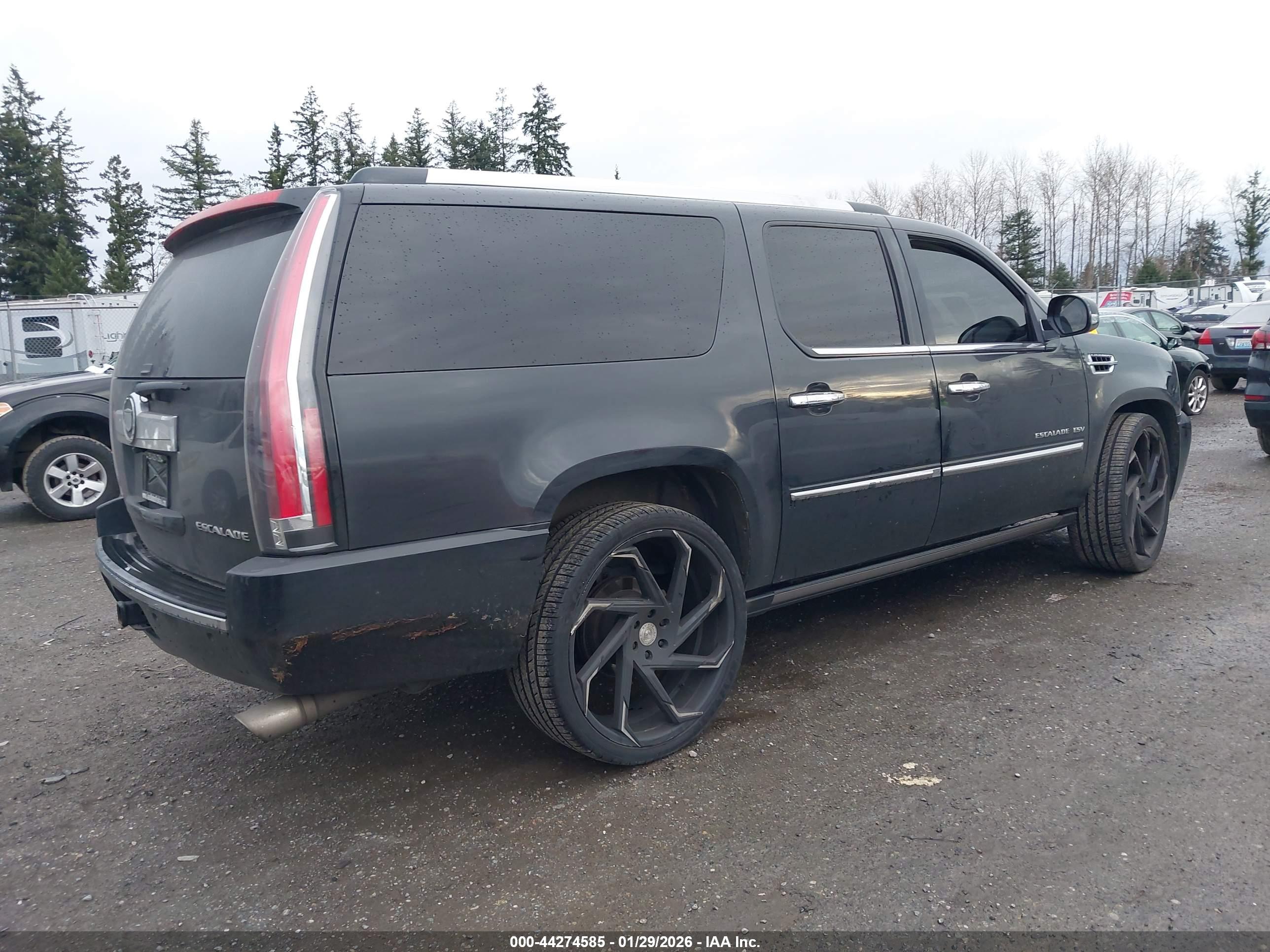 CADILLAC ESCALADE image 4