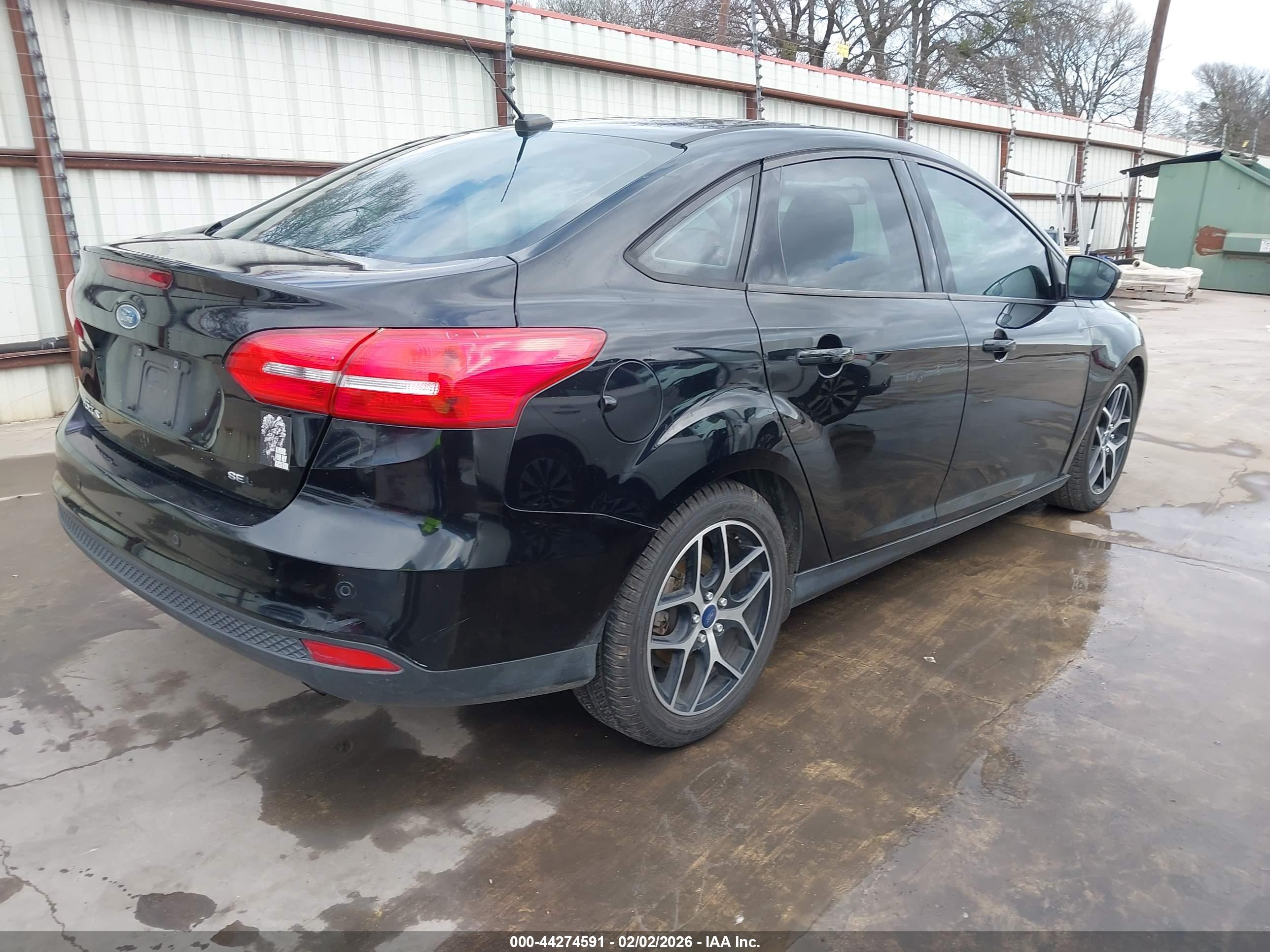 FORD FOCUS image 4