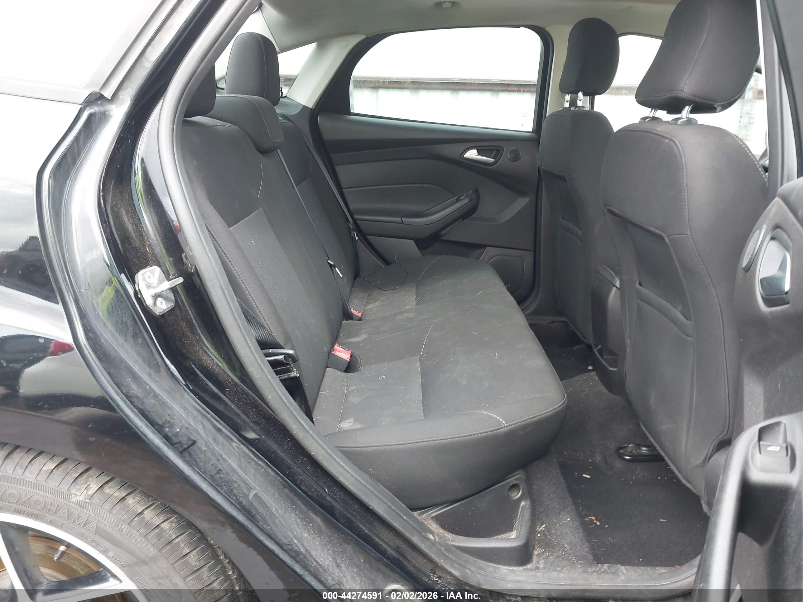 FORD FOCUS image 8