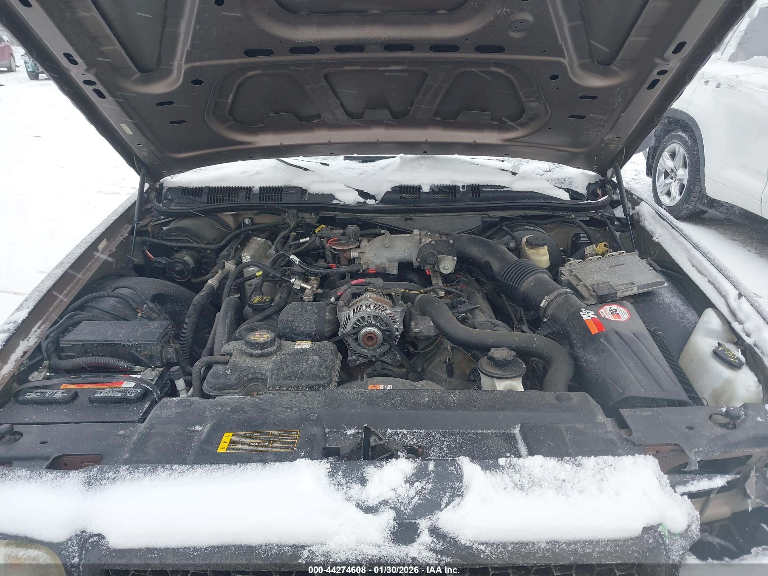 FORD CROWN image 10