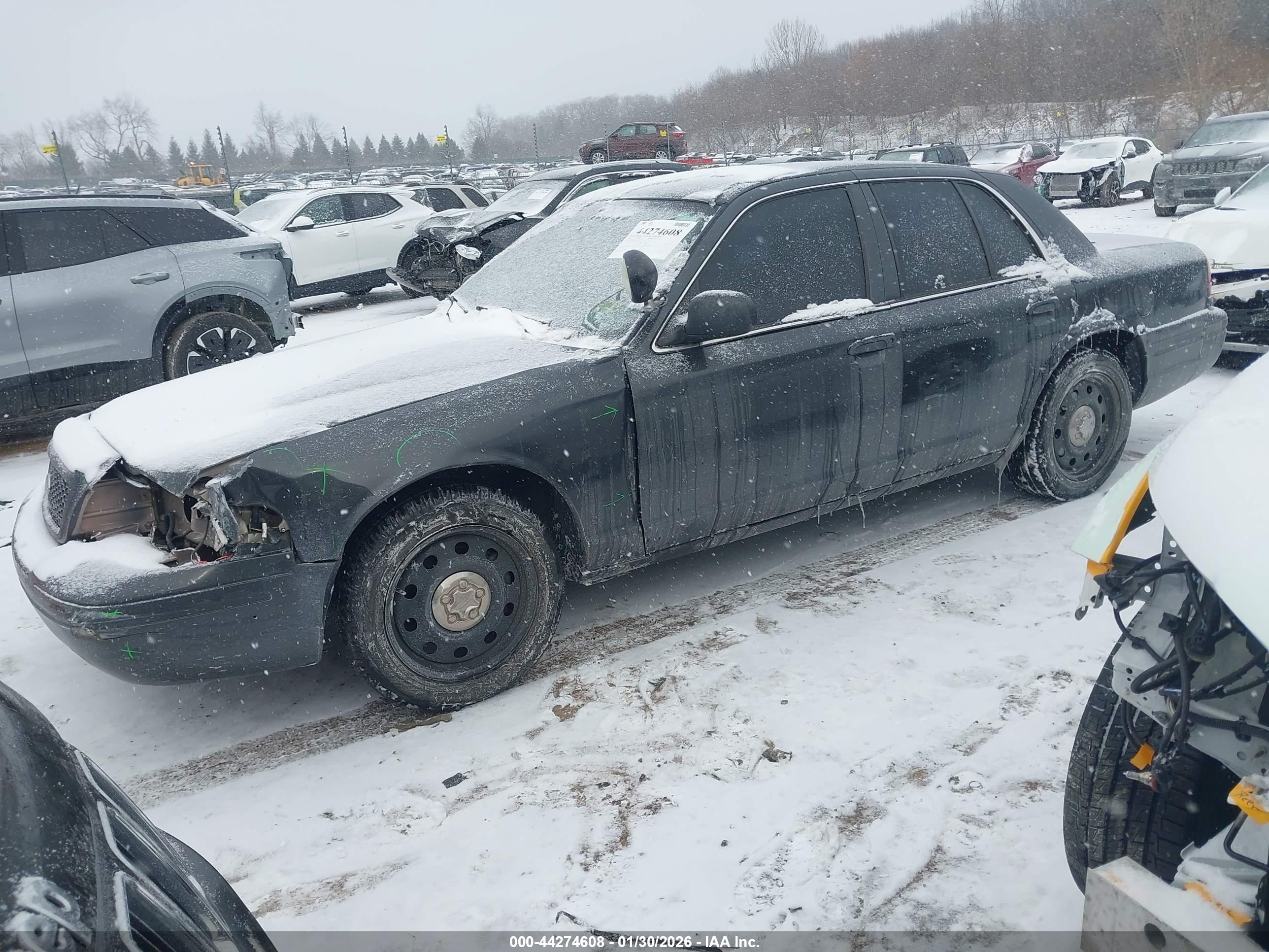 FORD CROWN image 2