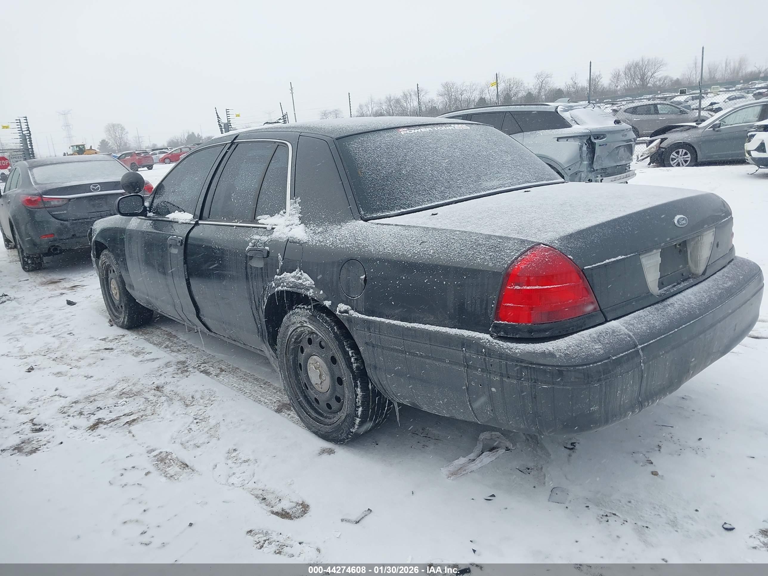 FORD CROWN image 3