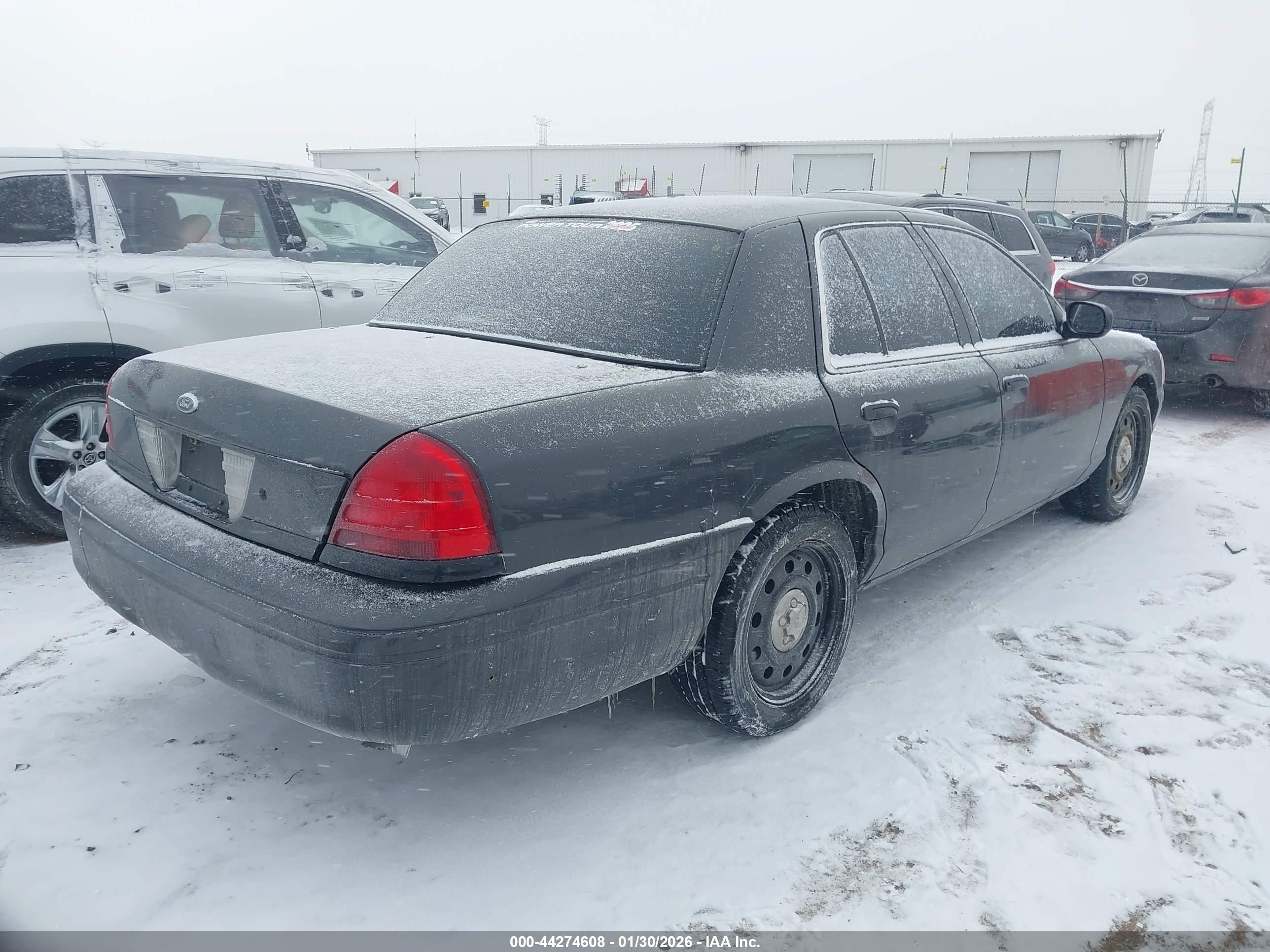 FORD CROWN image 4