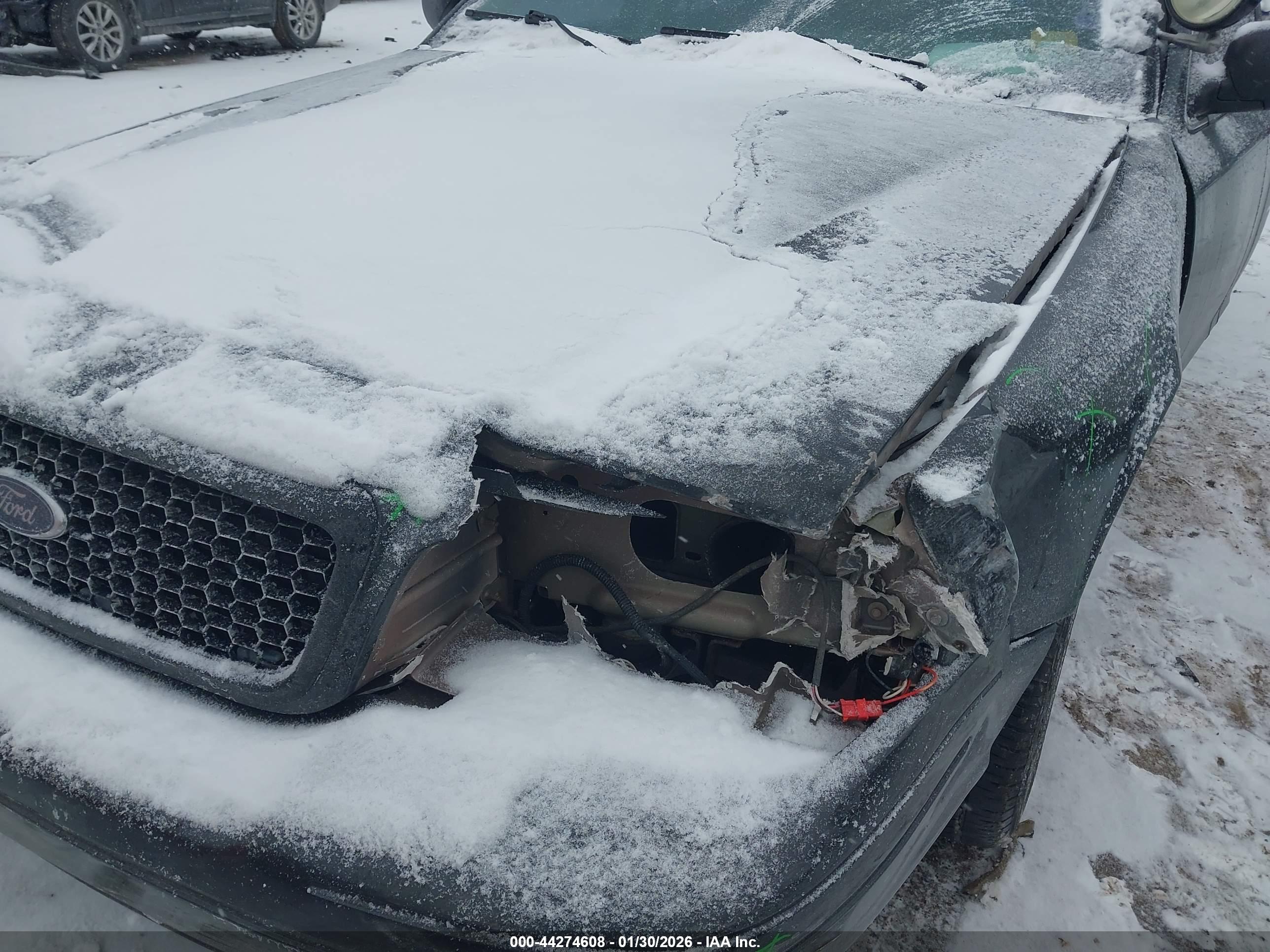 FORD CROWN image 6