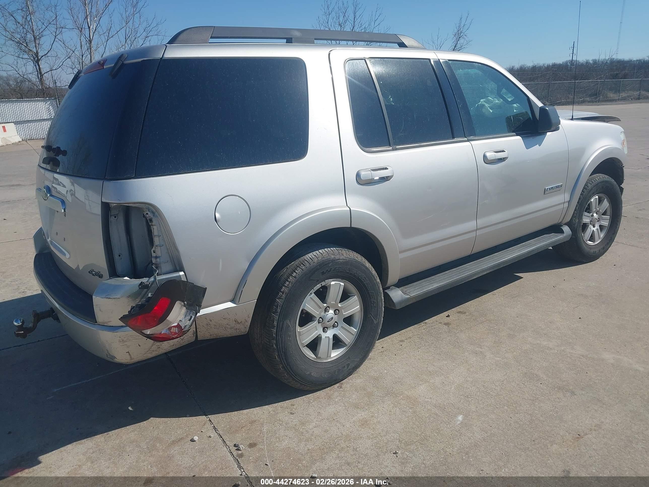 FORD EXPLORER image 4