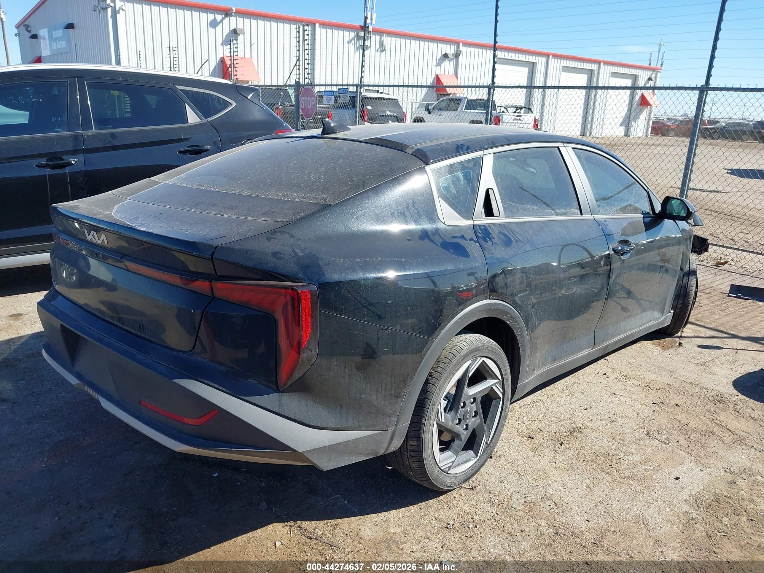 KIA K4 image 4