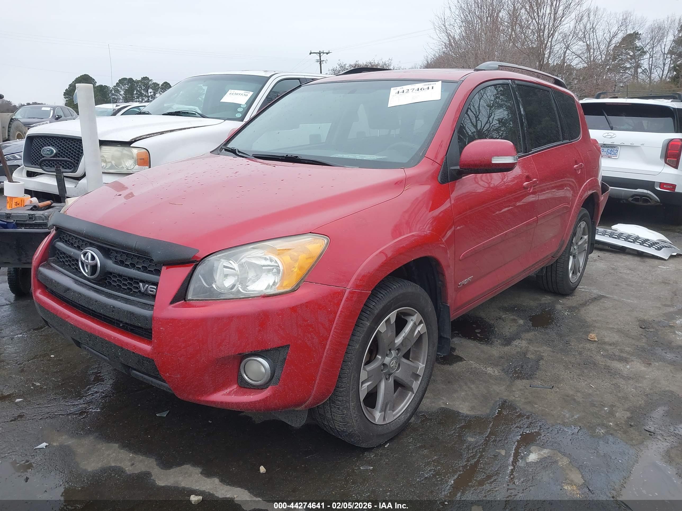 TOYOTA RAV4 image 2
