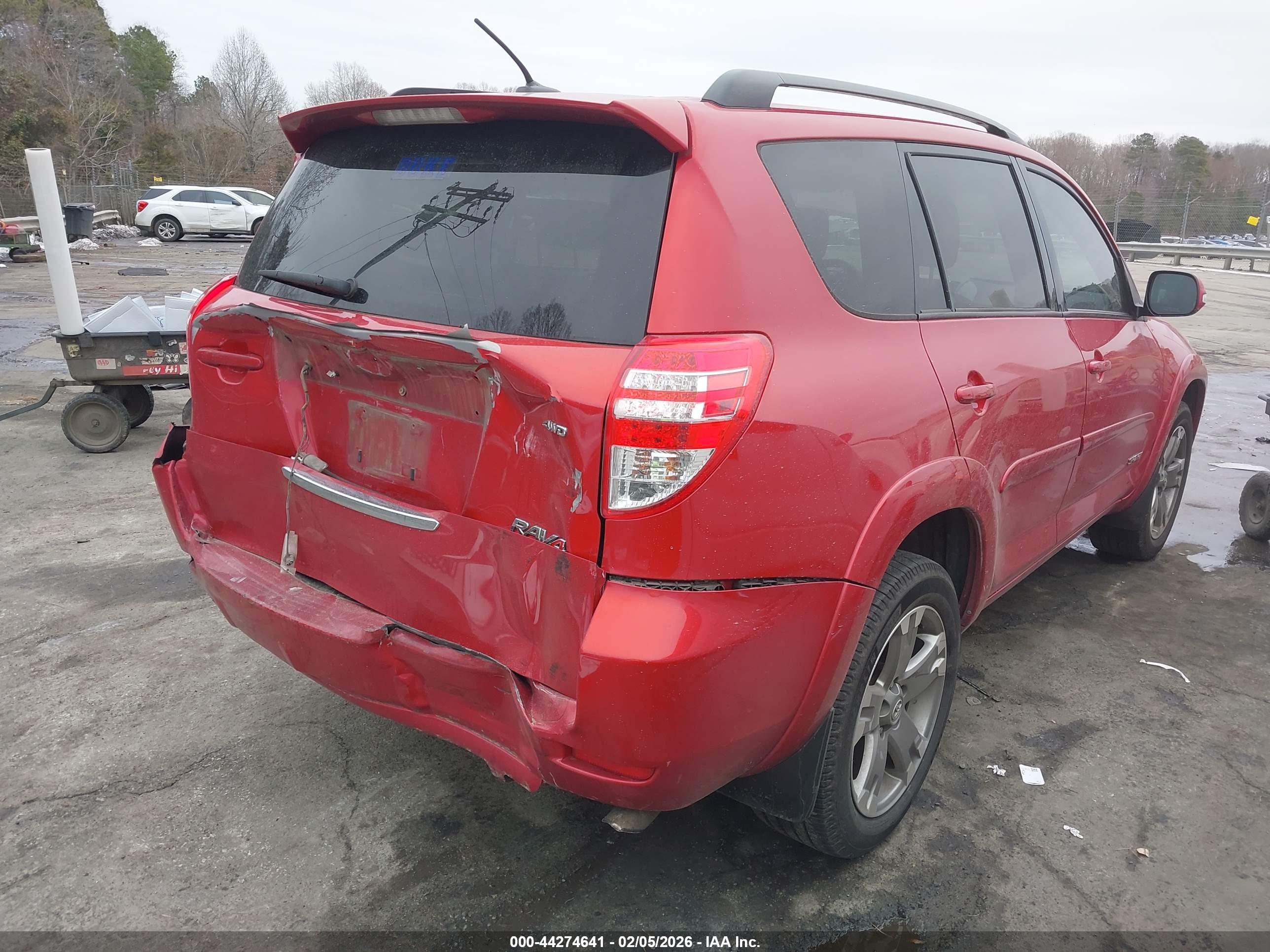 TOYOTA RAV4 image 4