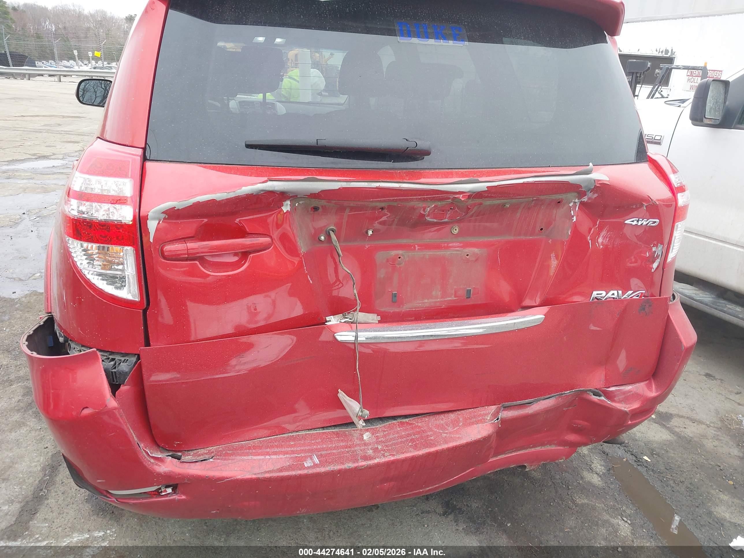 TOYOTA RAV4 image 6