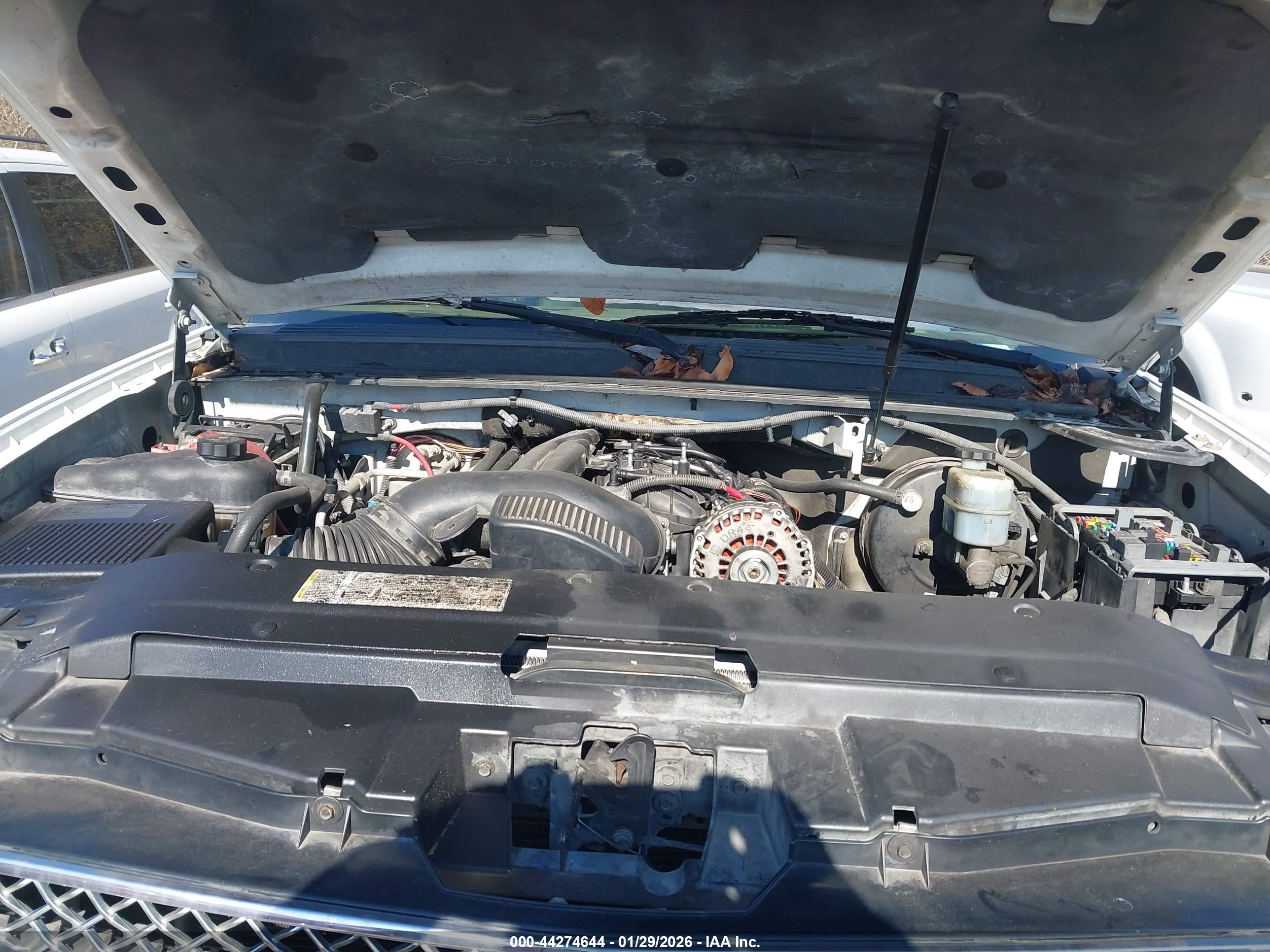 CHEVROLET SUBURBAN image 10
