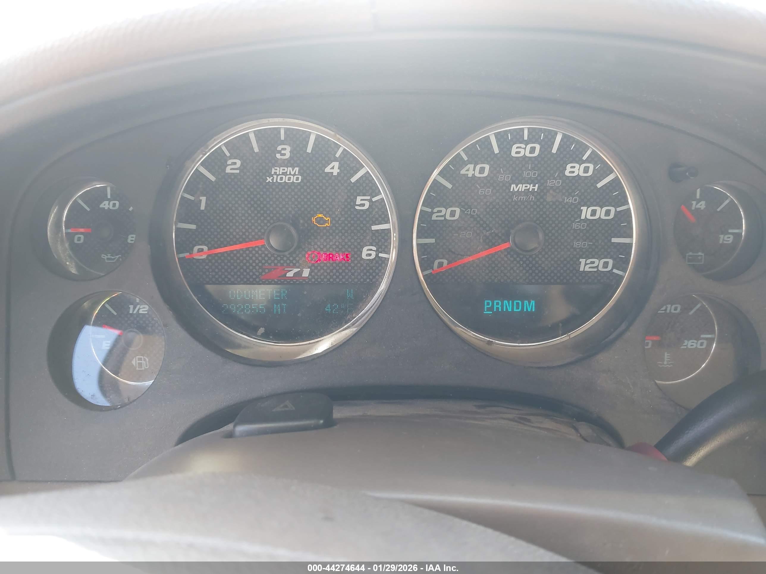 CHEVROLET SUBURBAN image 7