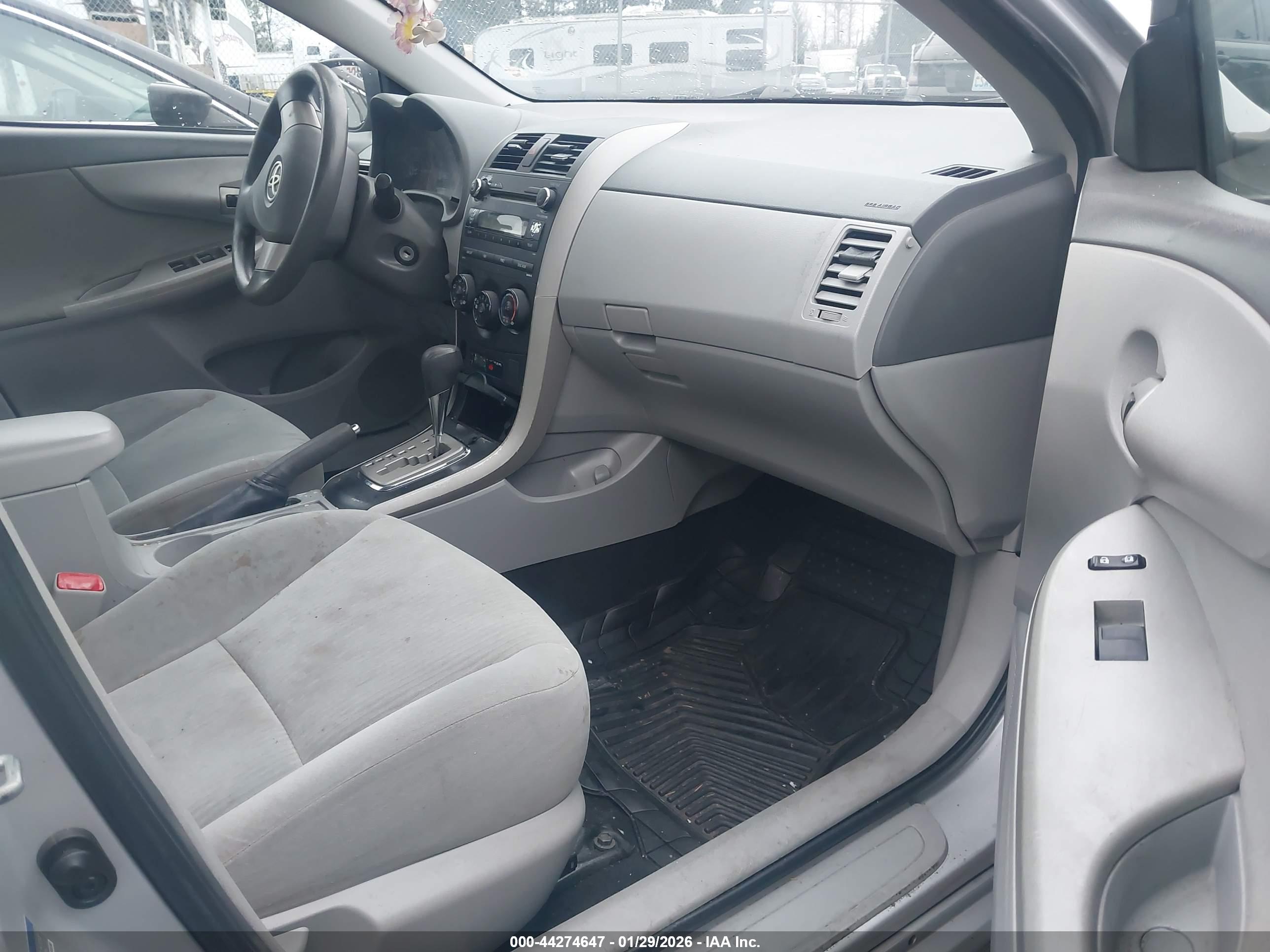 TOYOTA COROLLA image 5