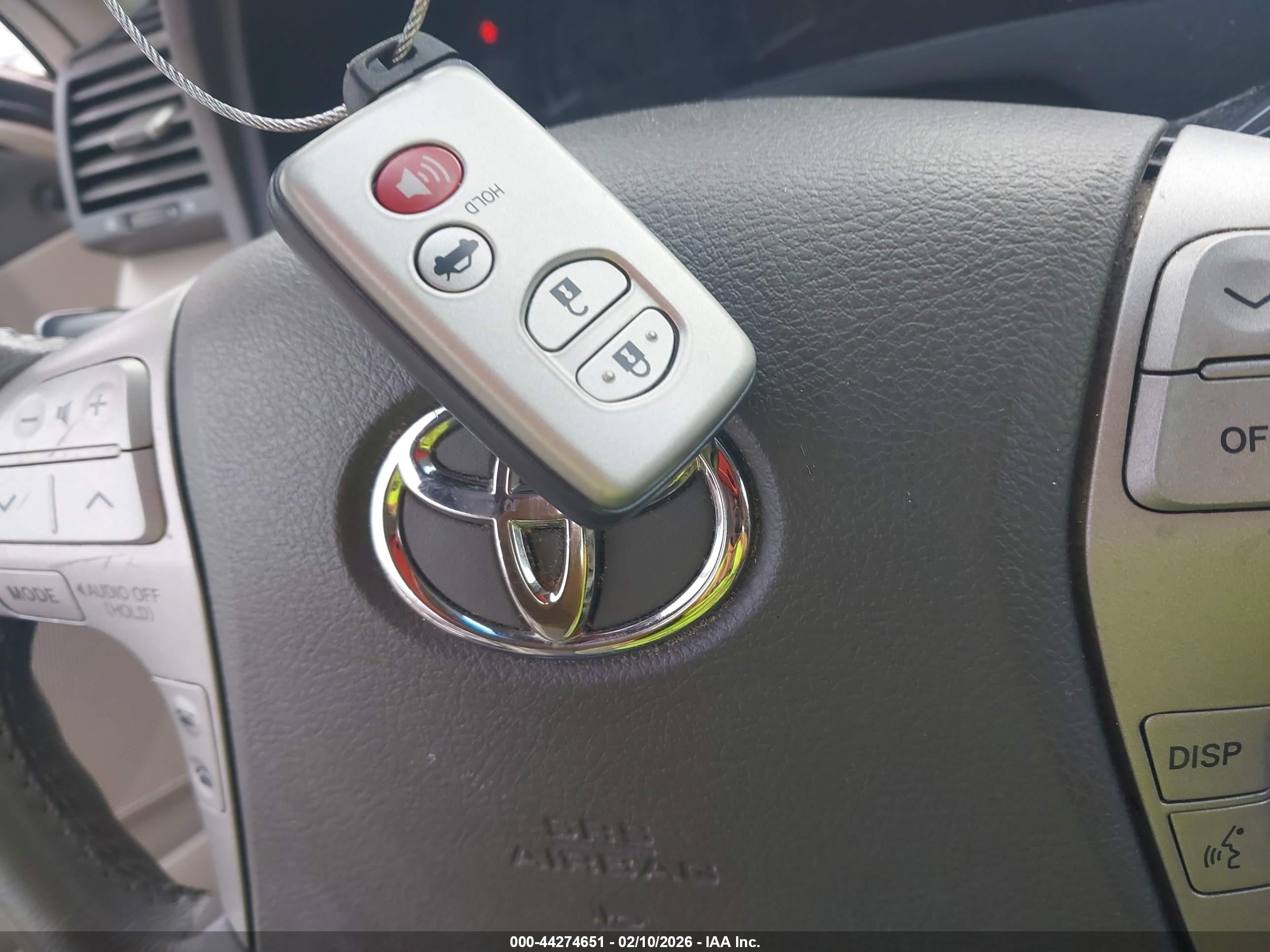 TOYOTA CAMRY image 11