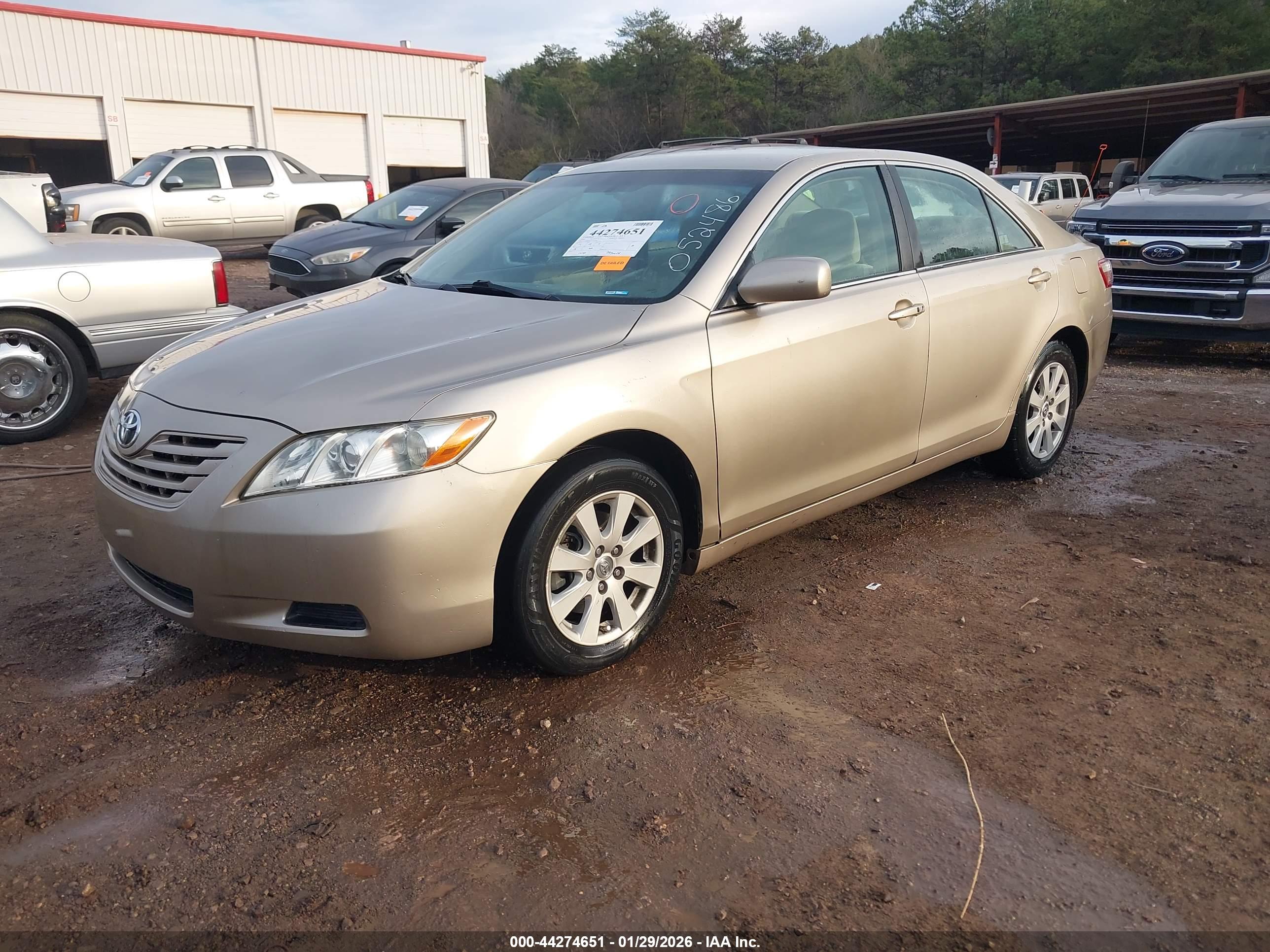 TOYOTA CAMRY image 2