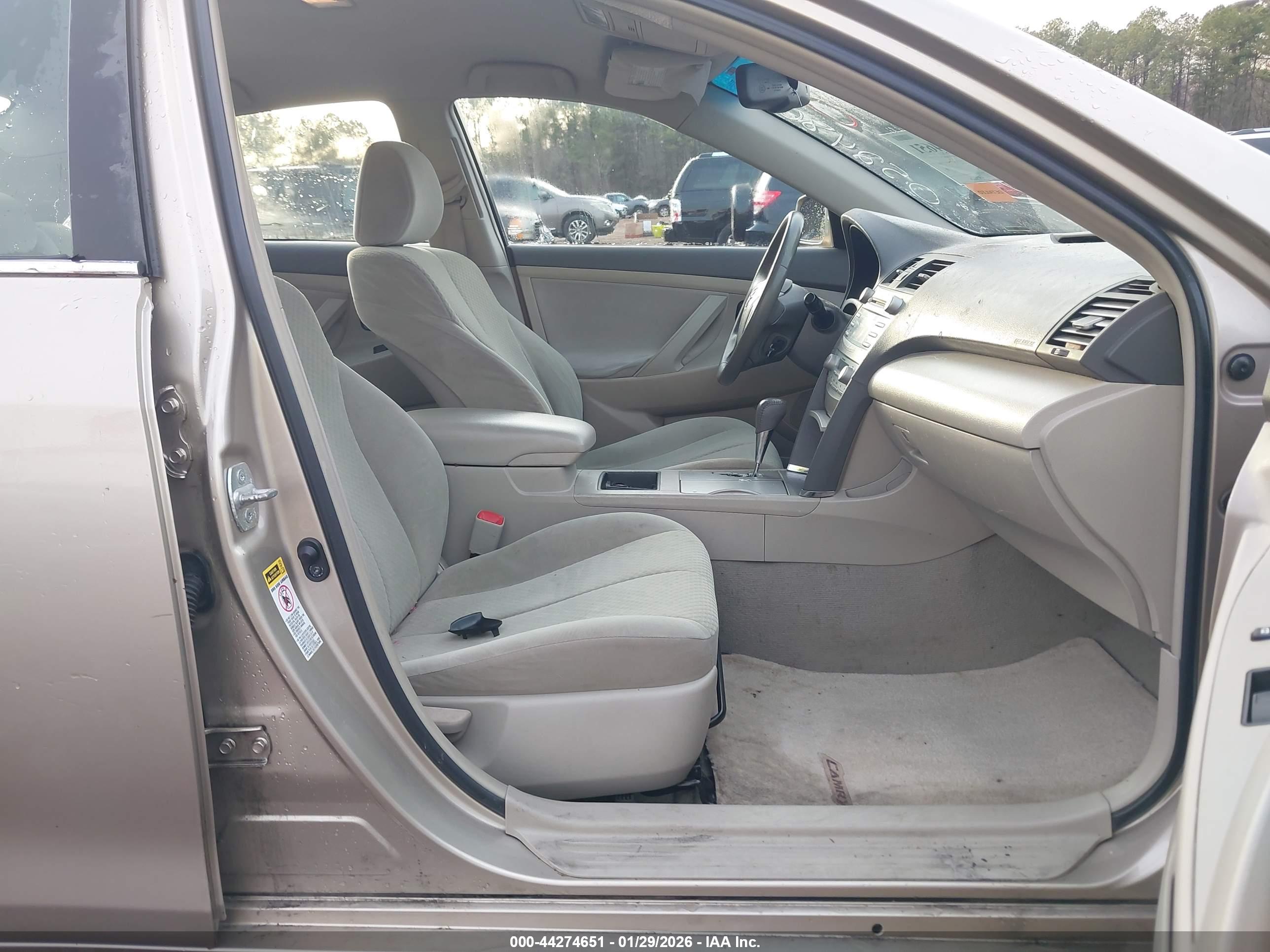 TOYOTA CAMRY image 5