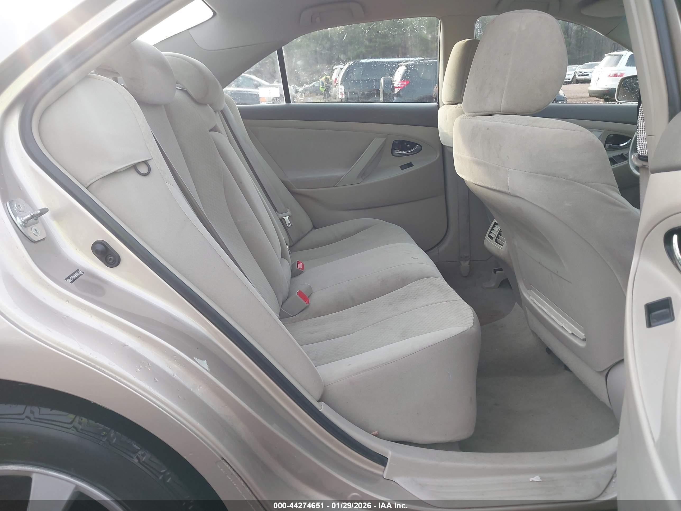 TOYOTA CAMRY image 8