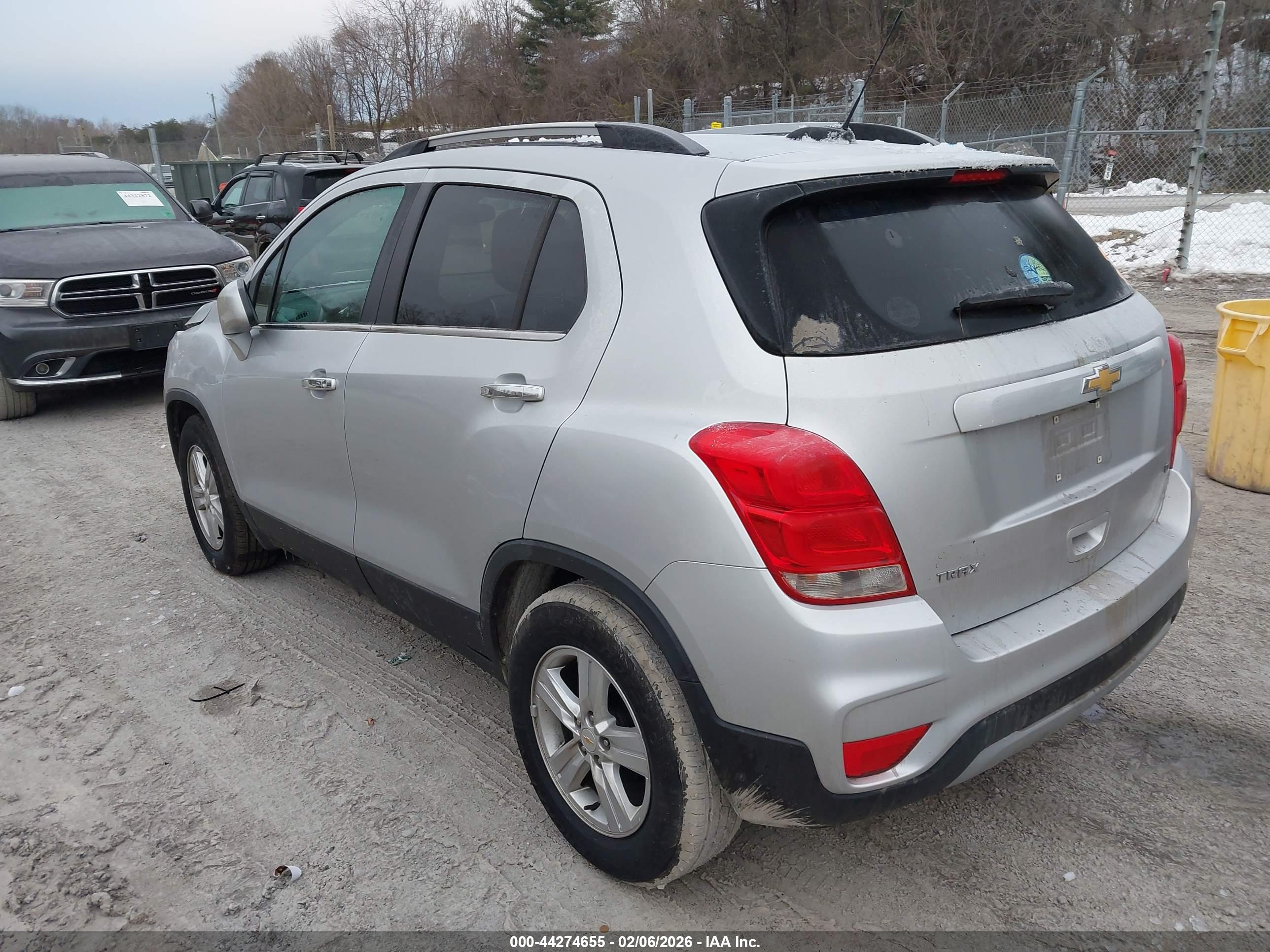 CHEVROLET TRAX image 3