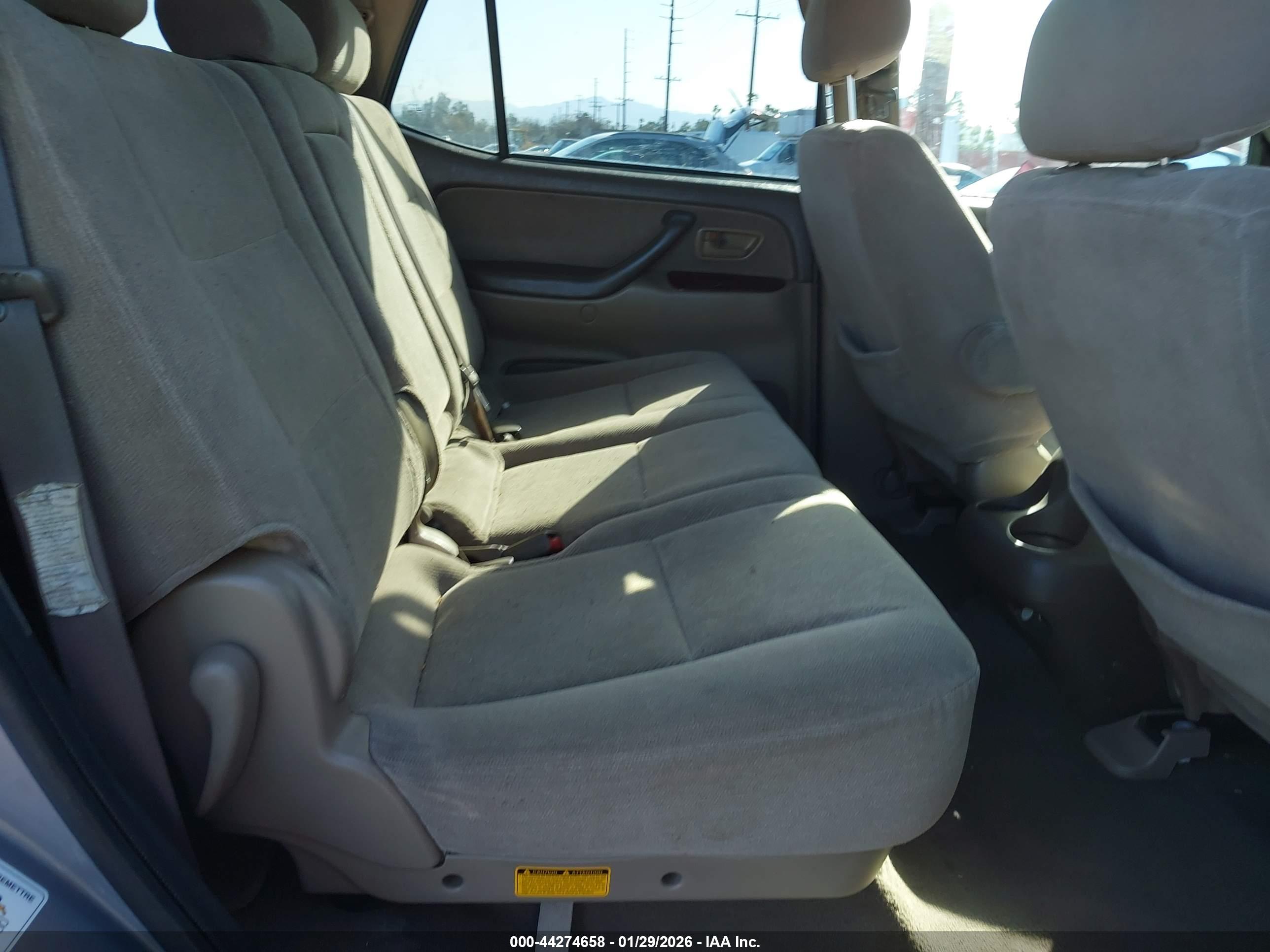TOYOTA SEQUOIA image 8
