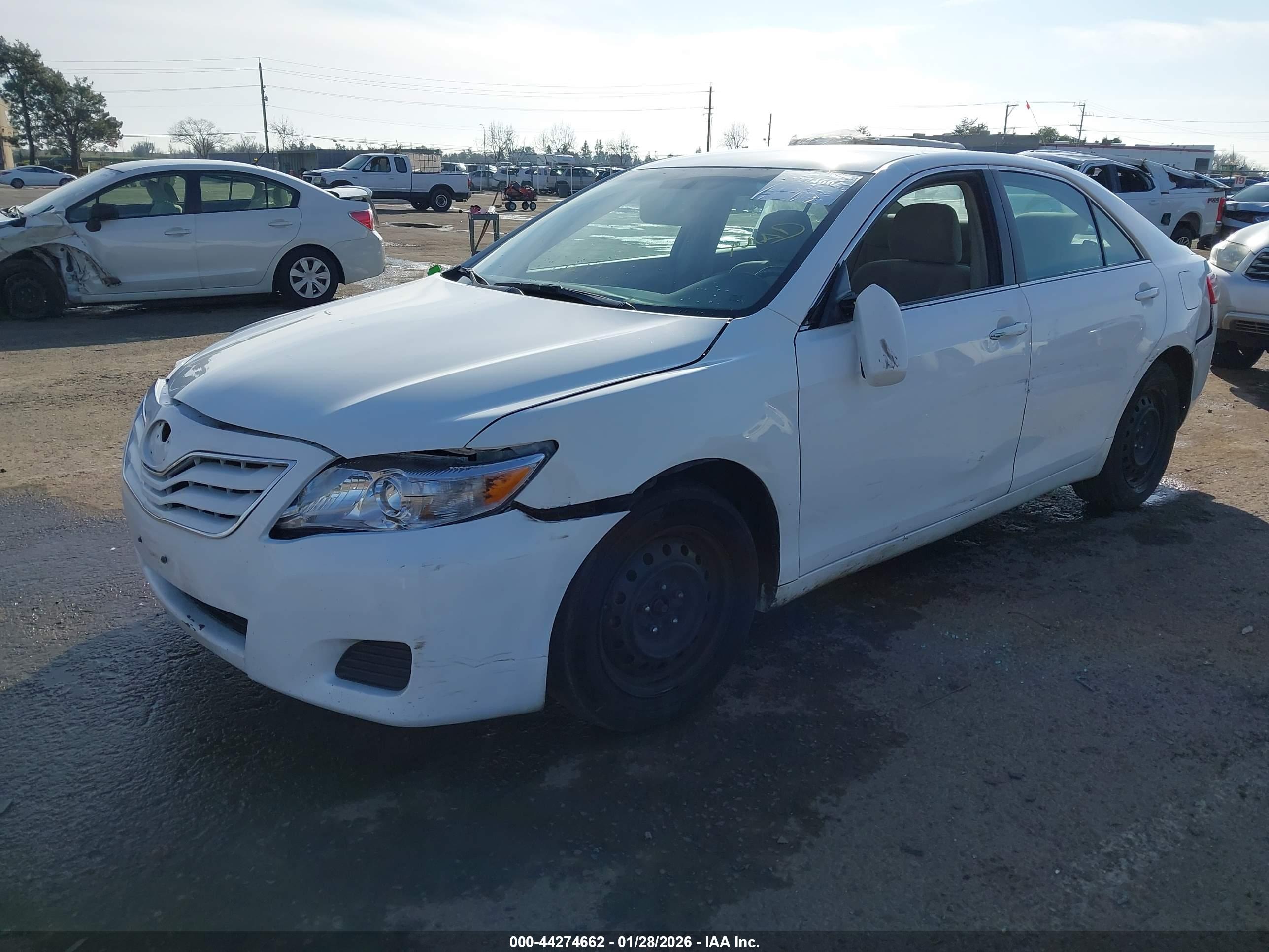 TOYOTA CAMRY image 2