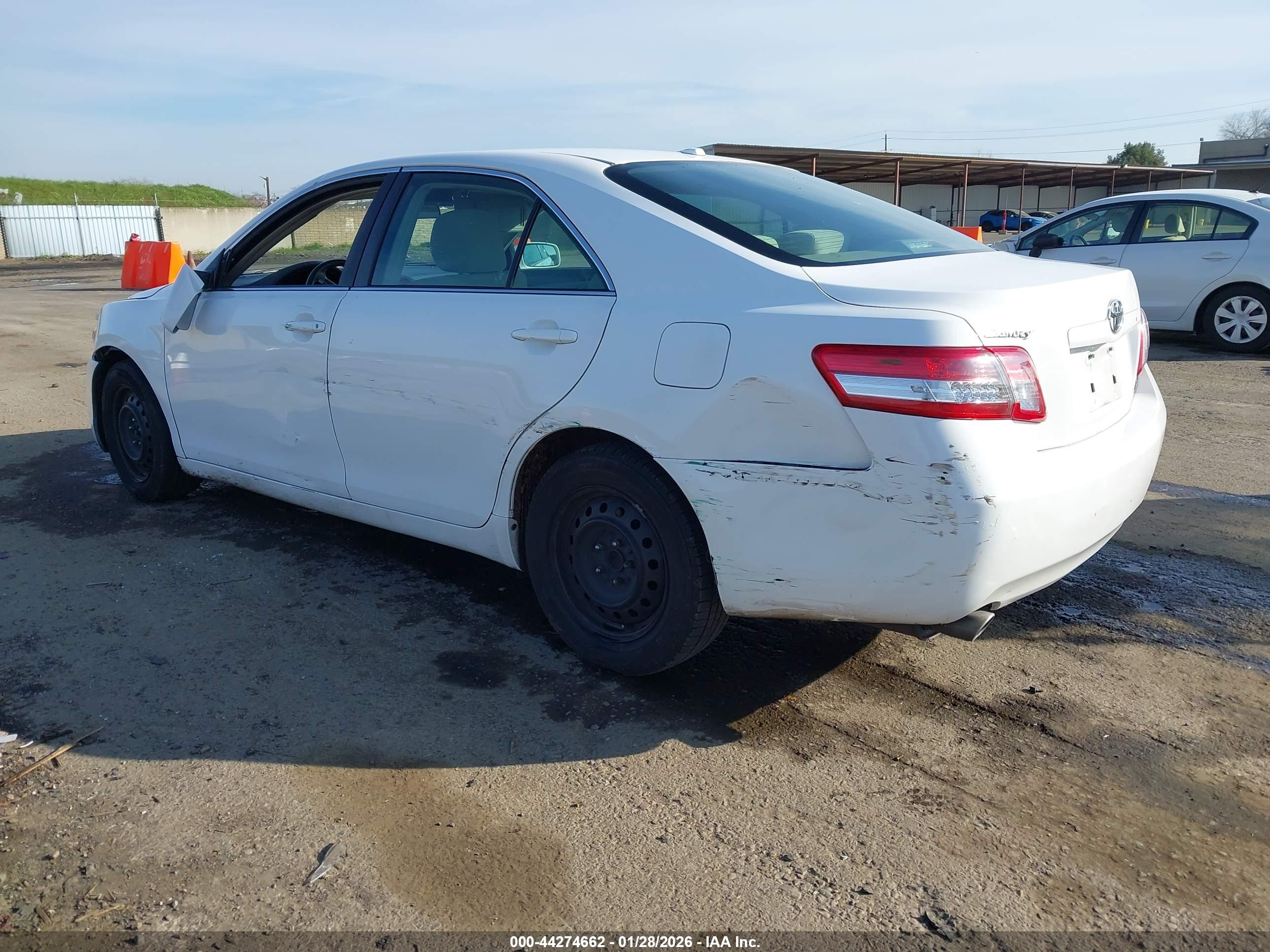 TOYOTA CAMRY image 3
