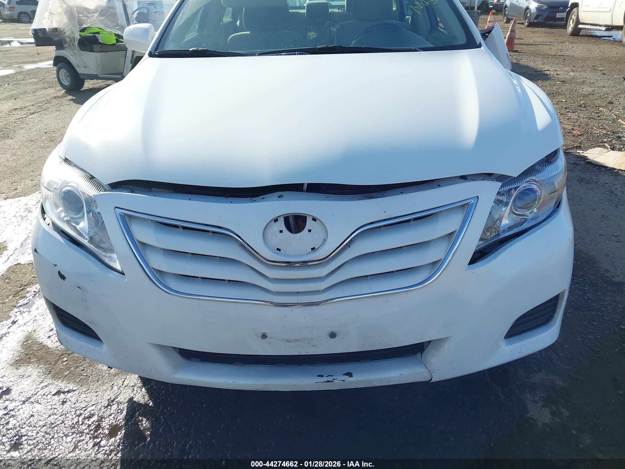 TOYOTA CAMRY image 6