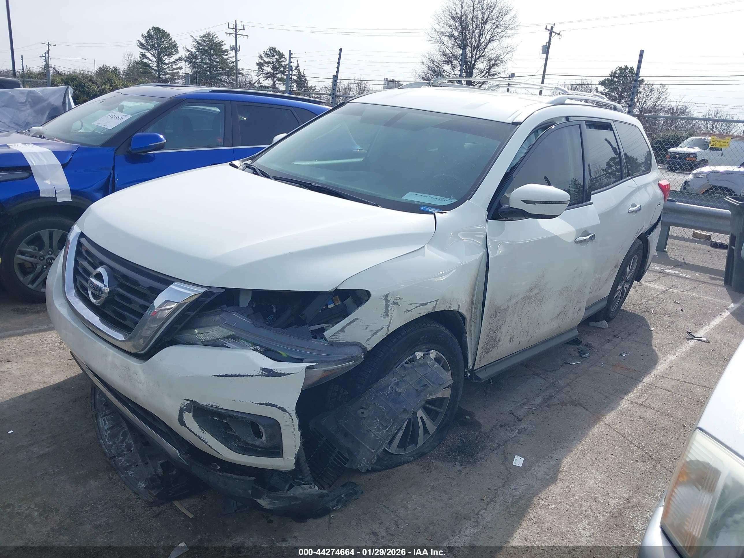 NISSAN PATHFINDER image 2