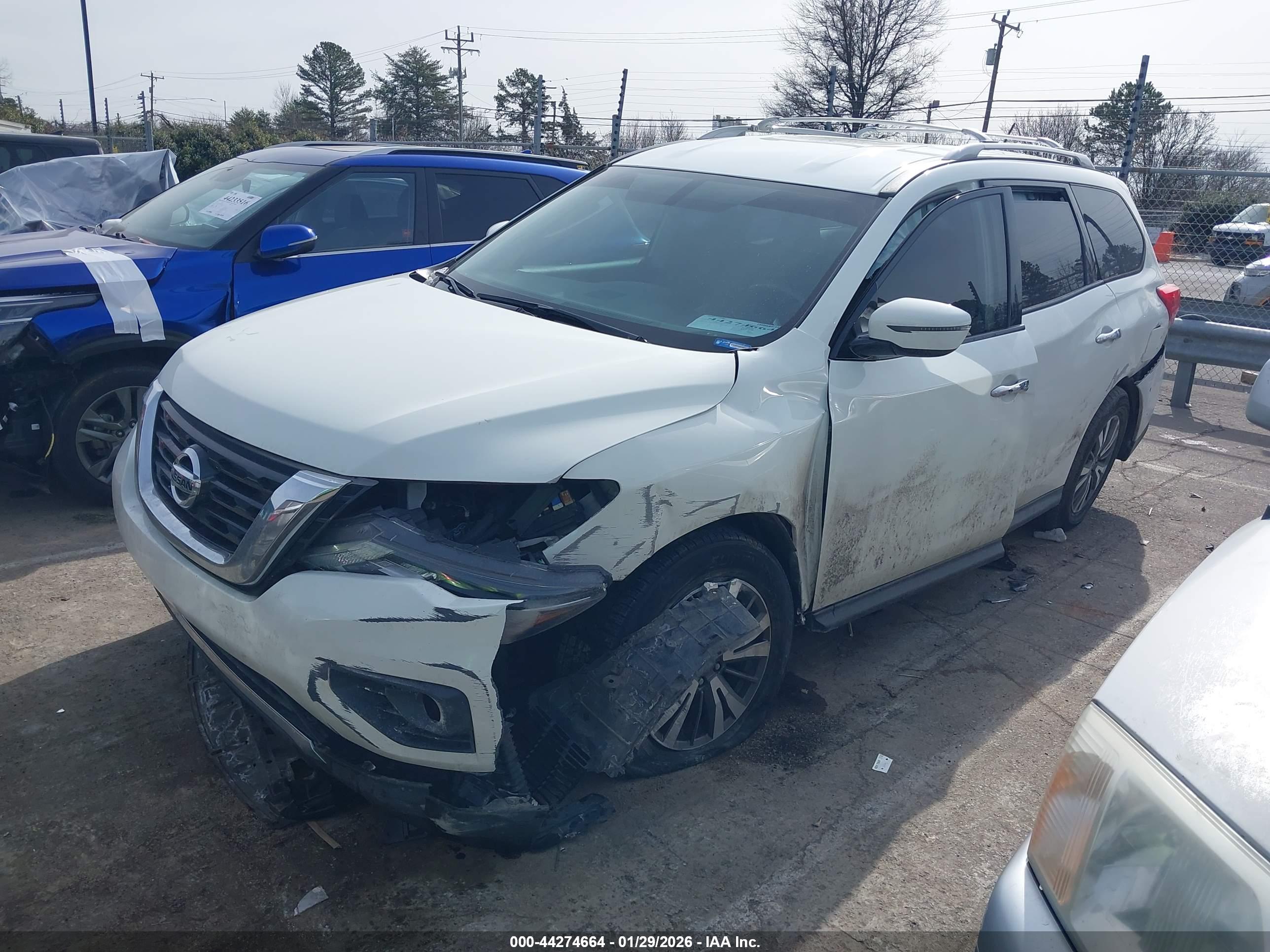 NISSAN PATHFINDER image 6
