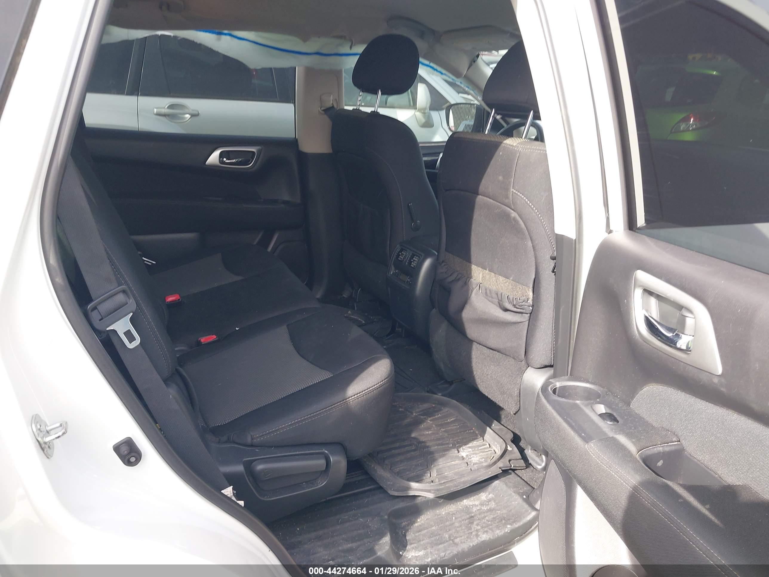 NISSAN PATHFINDER image 8