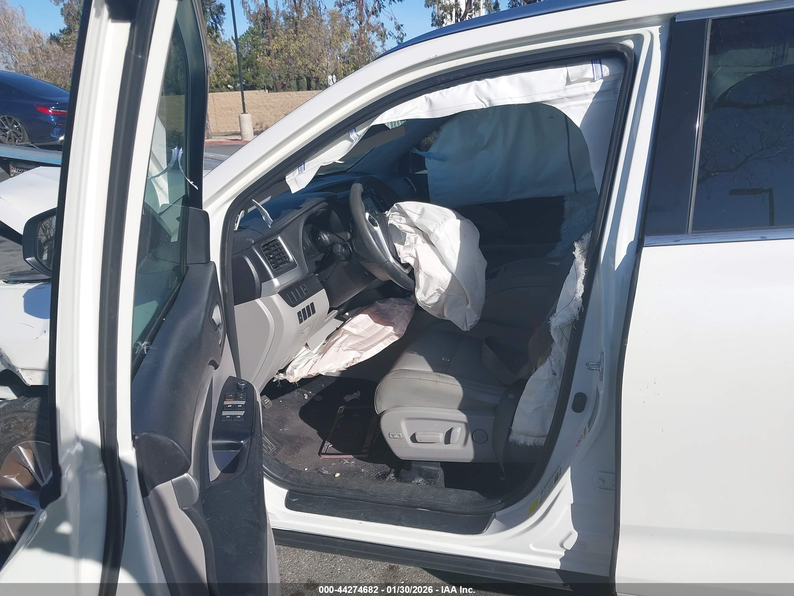 TOYOTA HIGHLANDER image 5