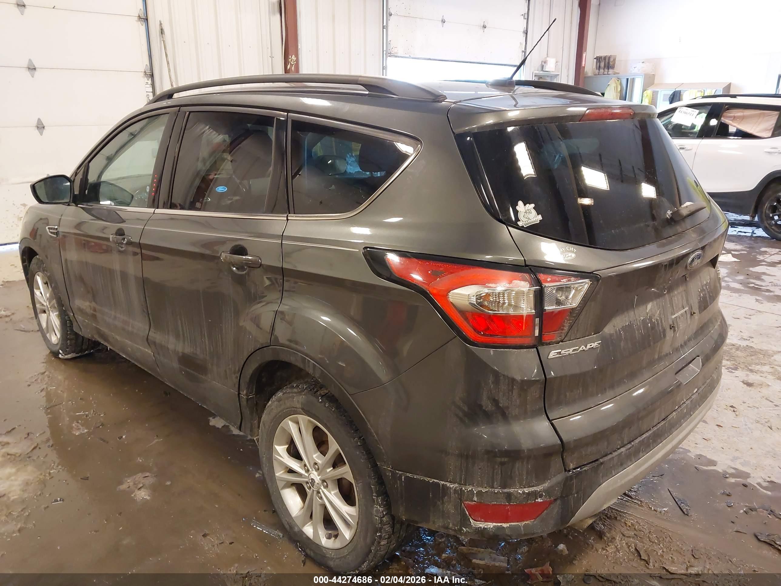 FORD ESCAPE image 3