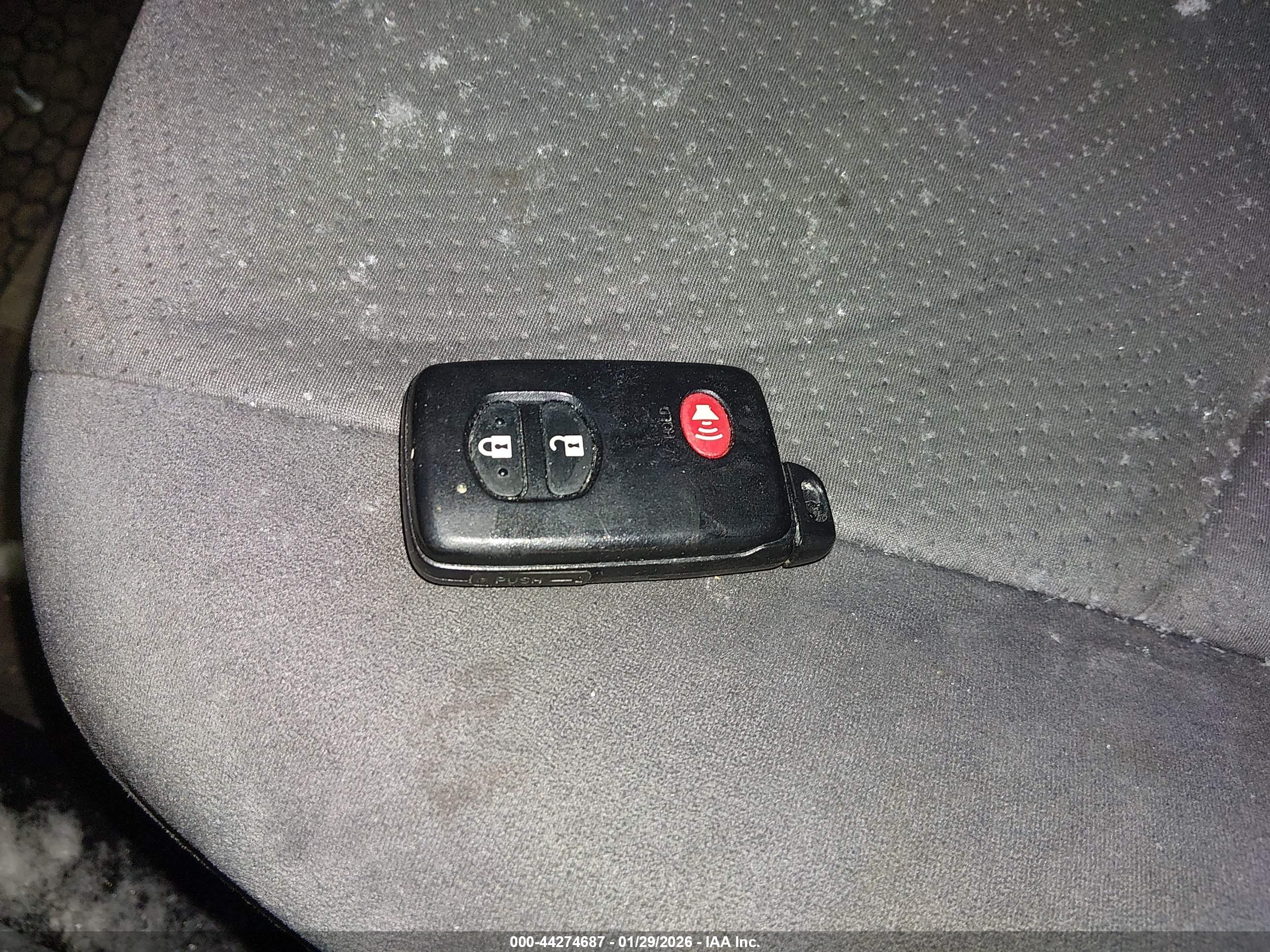 TOYOTA PRIUS image 11