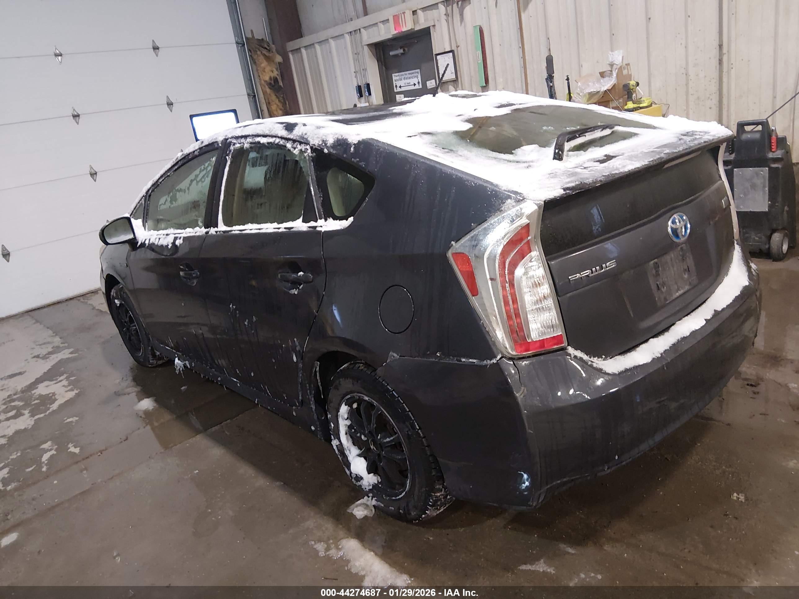TOYOTA PRIUS image 3