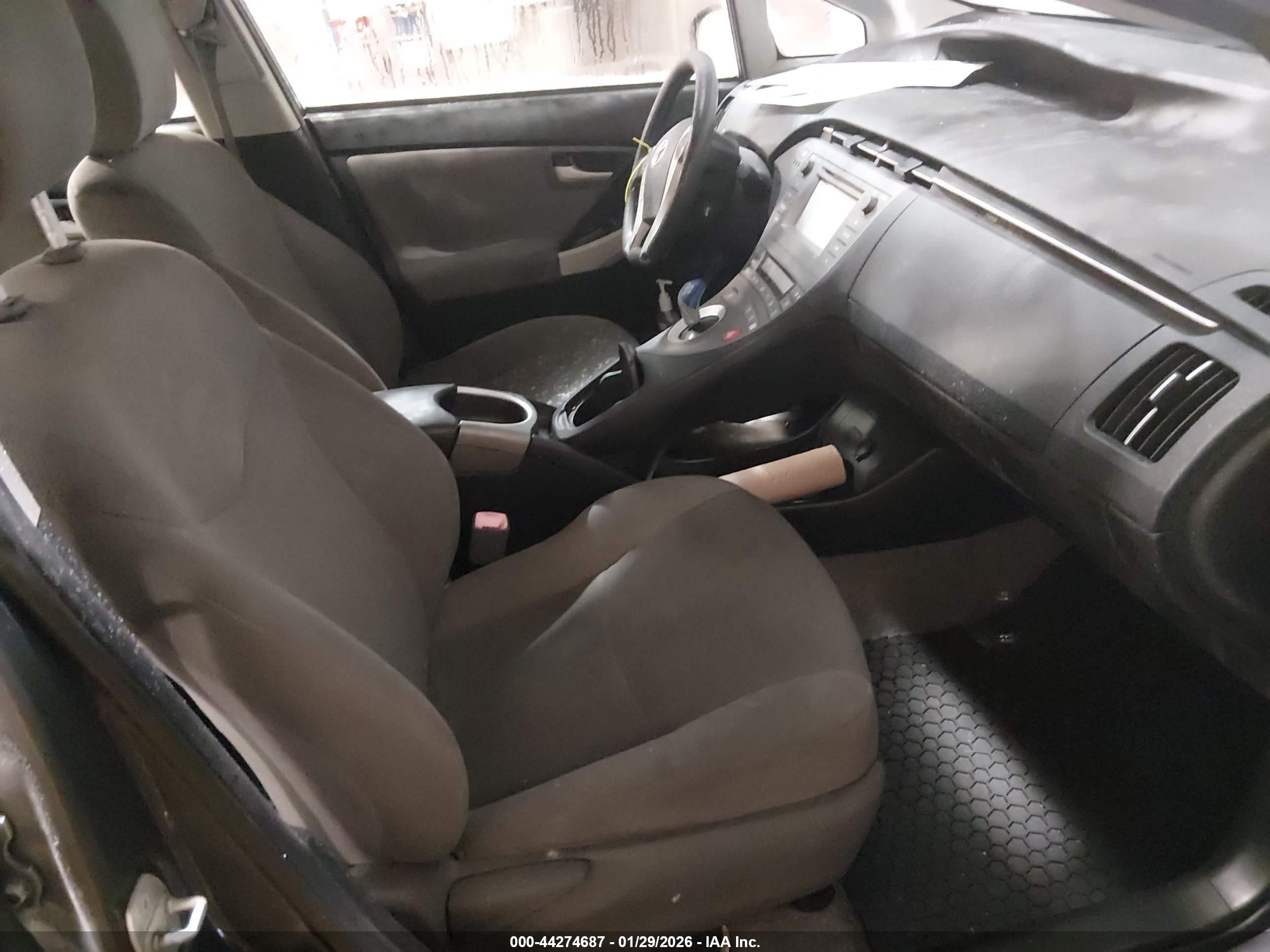 TOYOTA PRIUS image 5