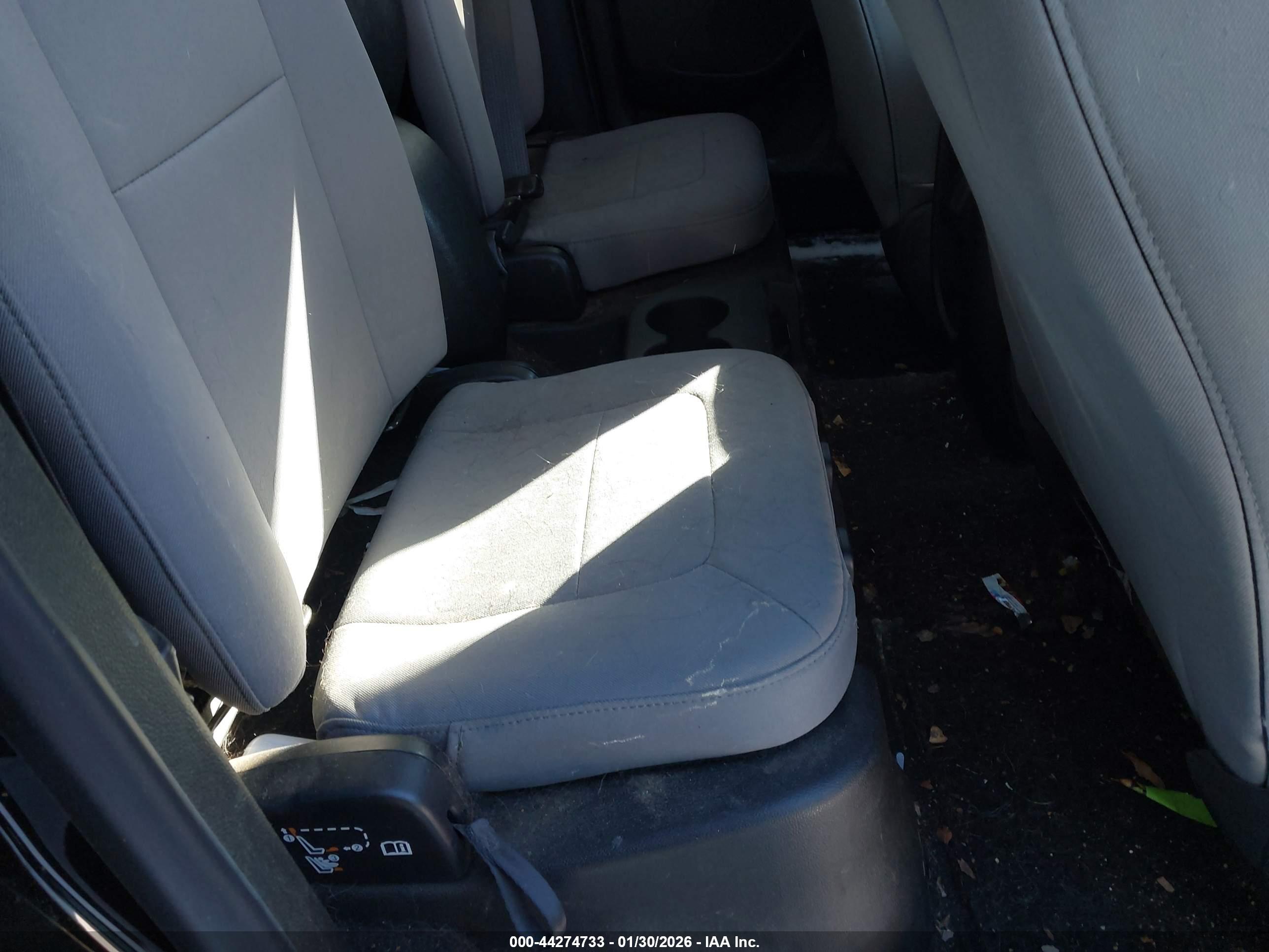 CHEVROLET COLORADO image 8