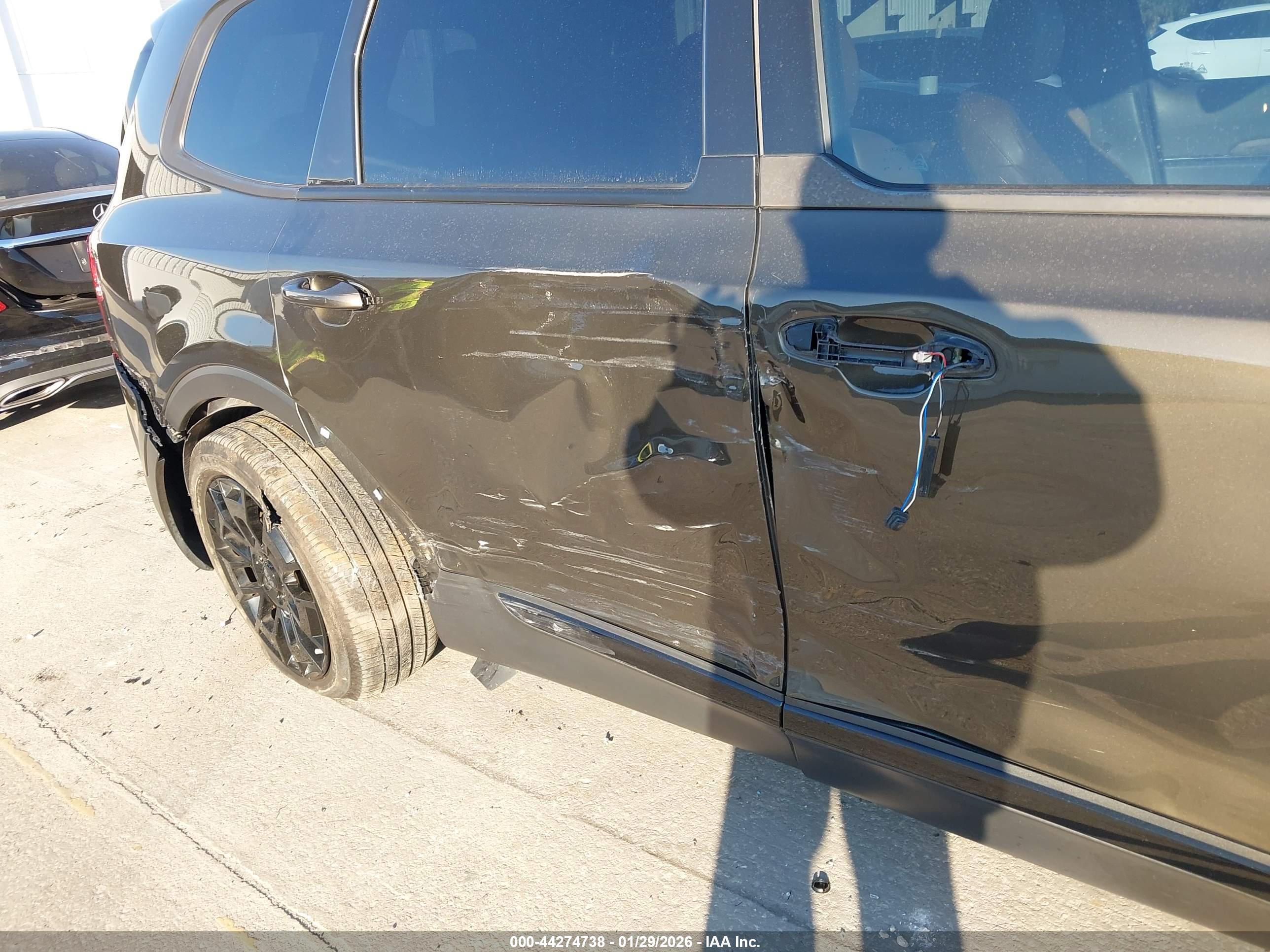 KIA TELLURIDE image 6