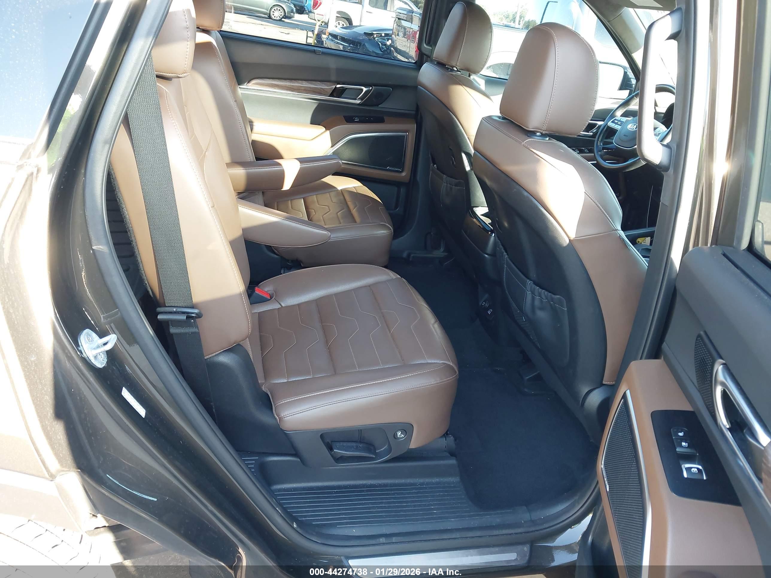 KIA TELLURIDE image 8