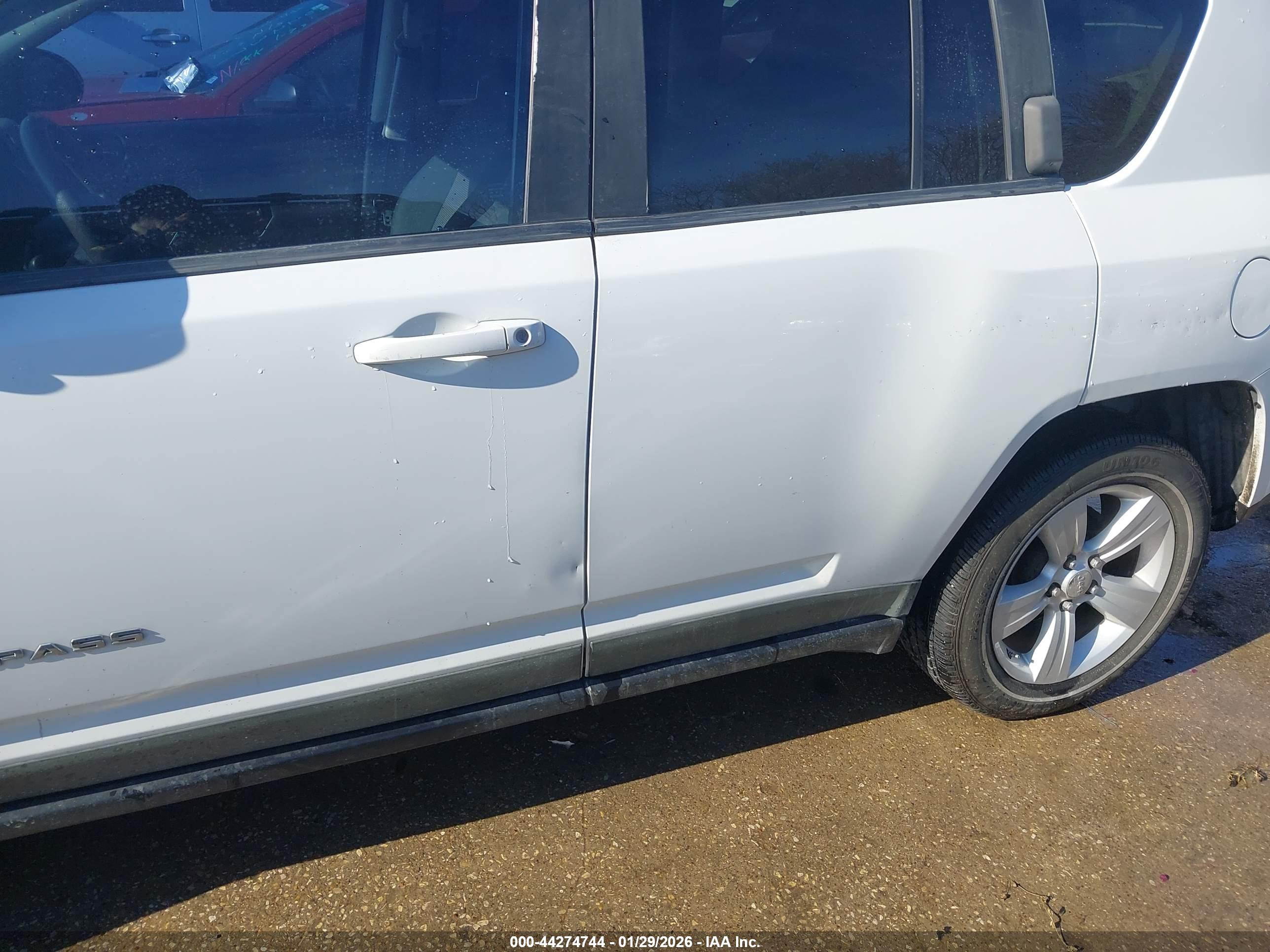 JEEP COMPASS image 6