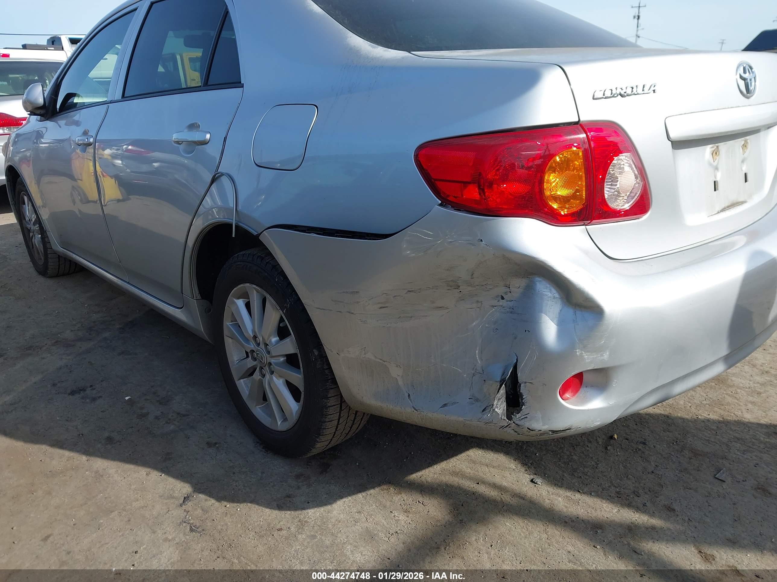 TOYOTA COROLLA image 6