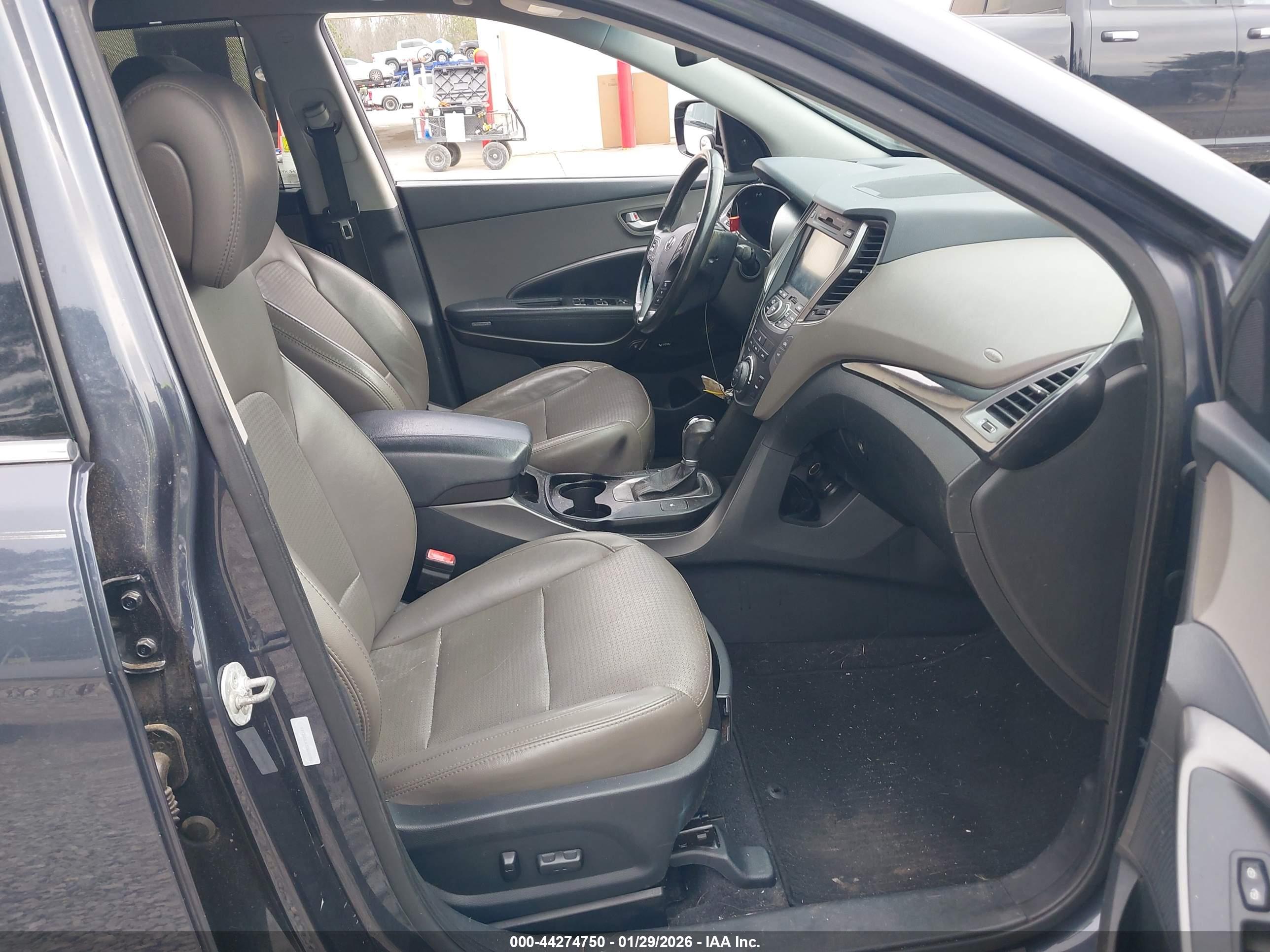 HYUNDAI SANTA image 5