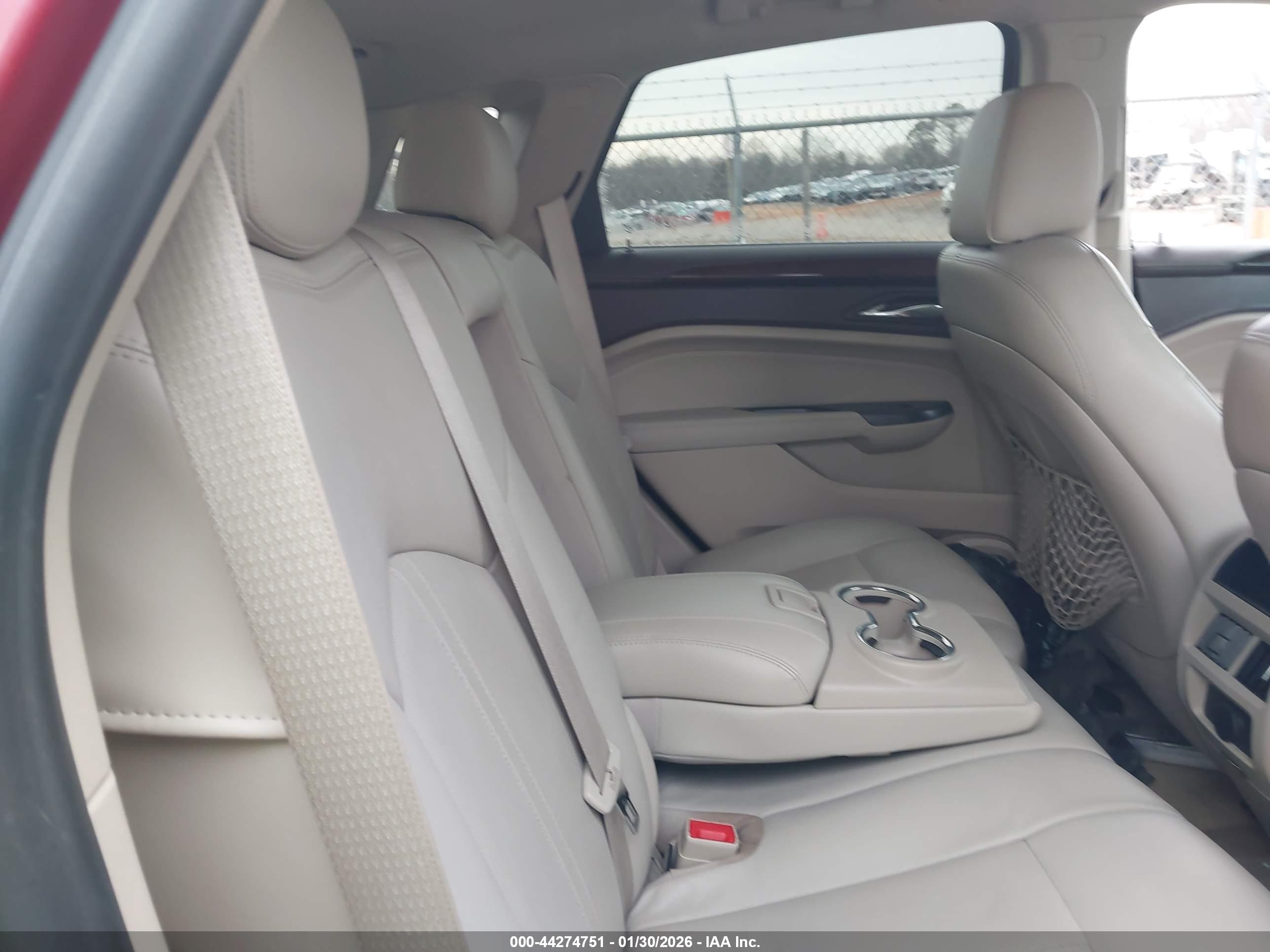 CADILLAC SRX image 8