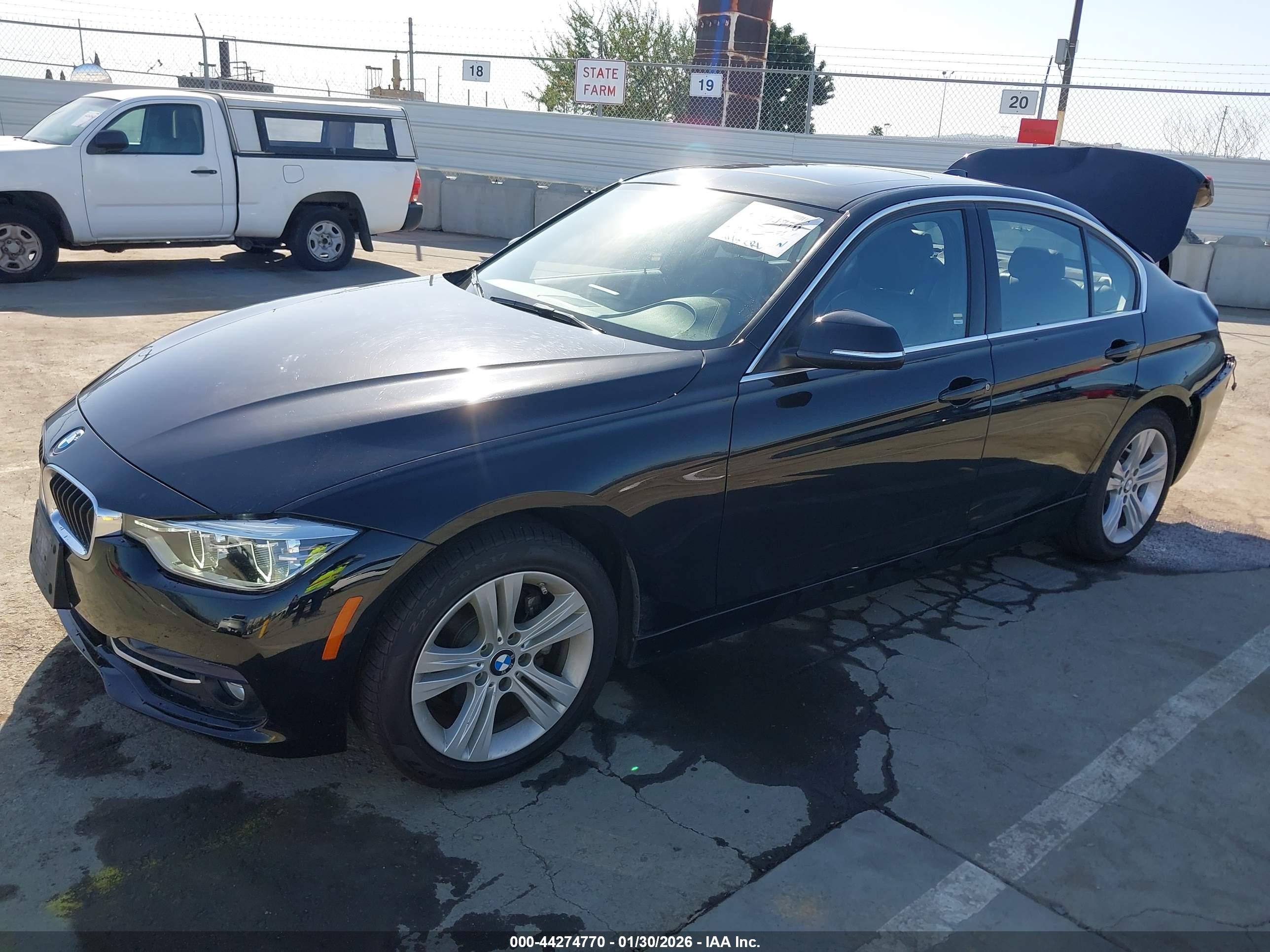 BMW 330I image 2