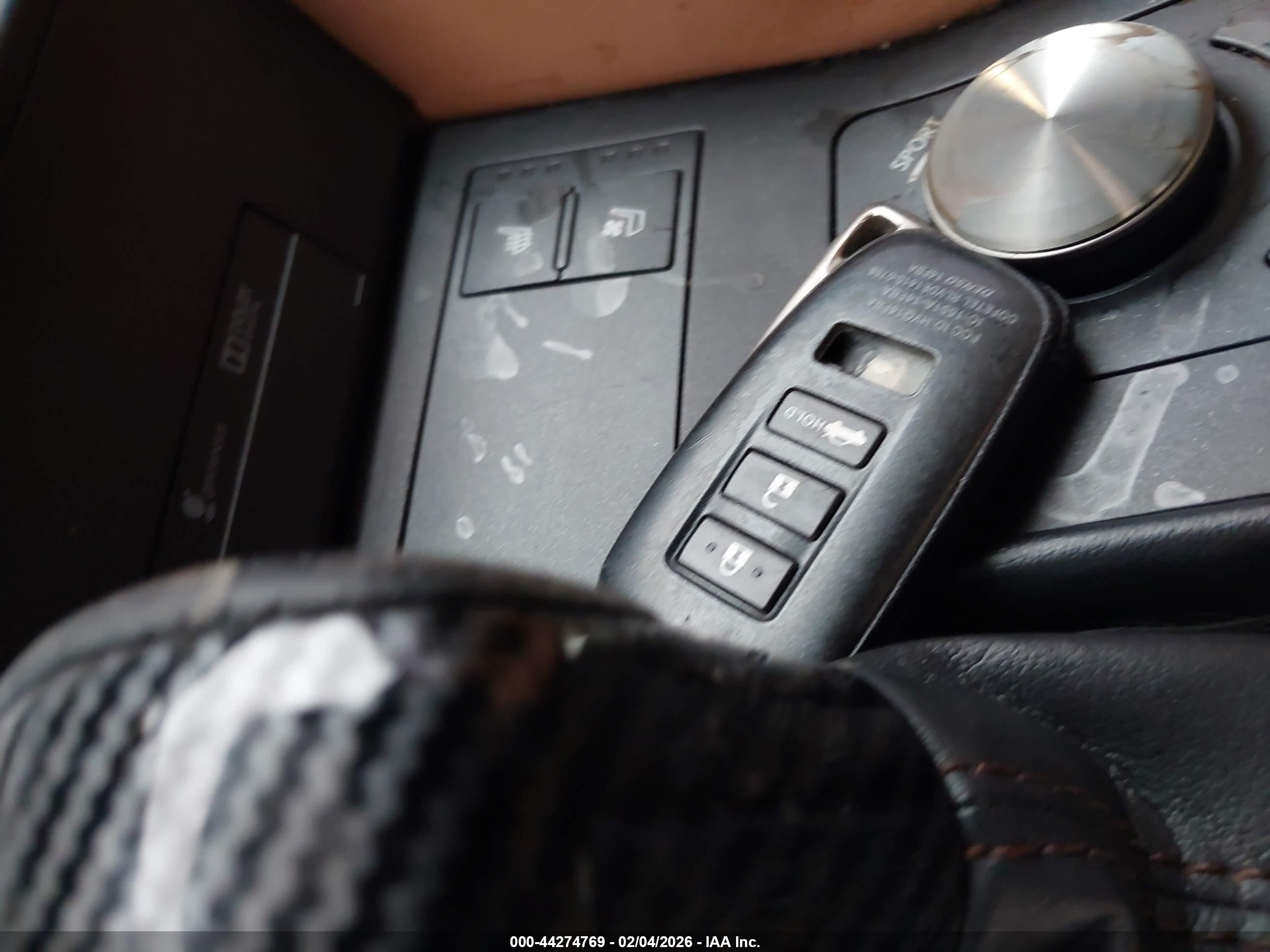 LEXUS RC image 11
