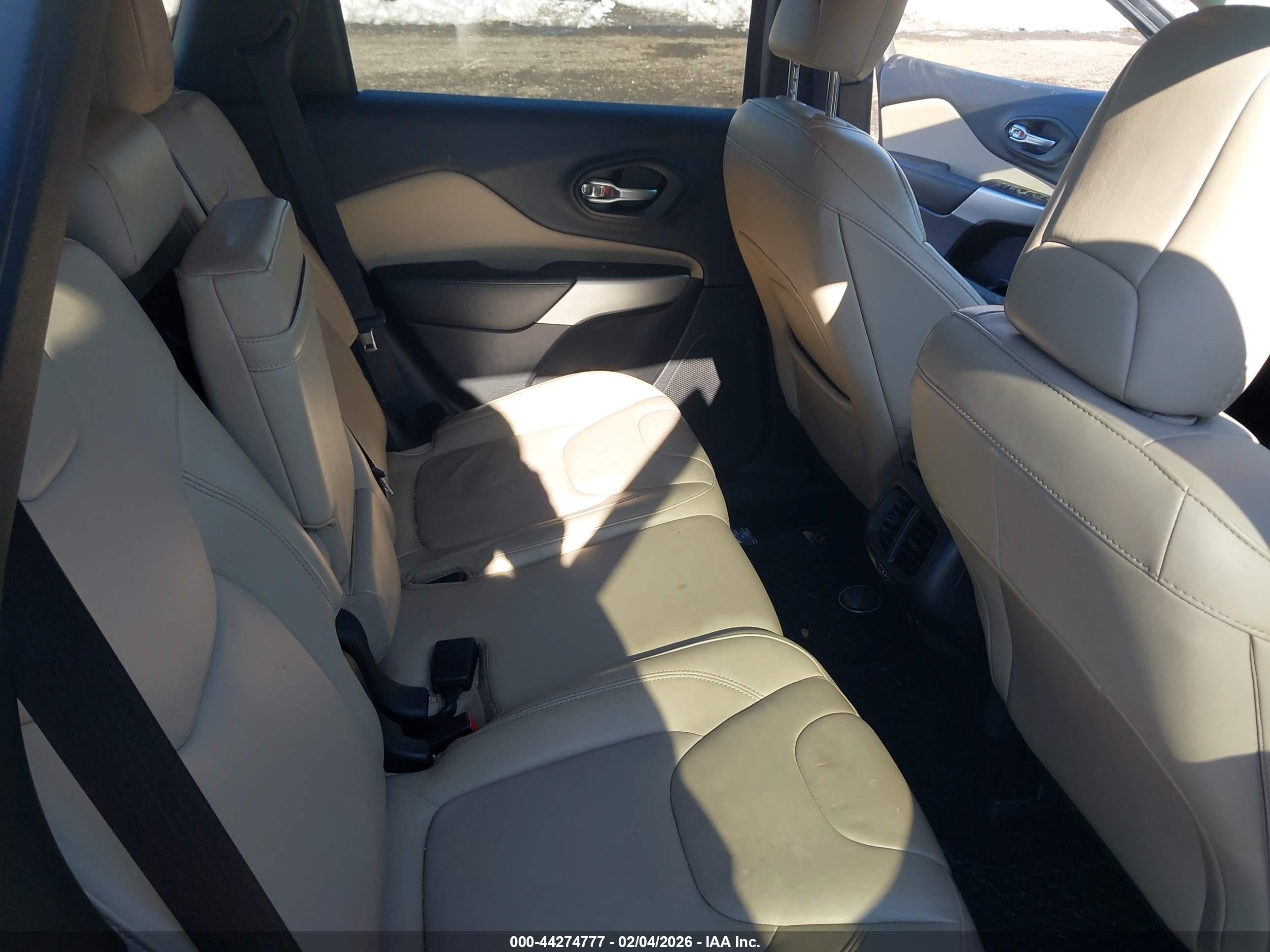JEEP CHEROKEE image 8