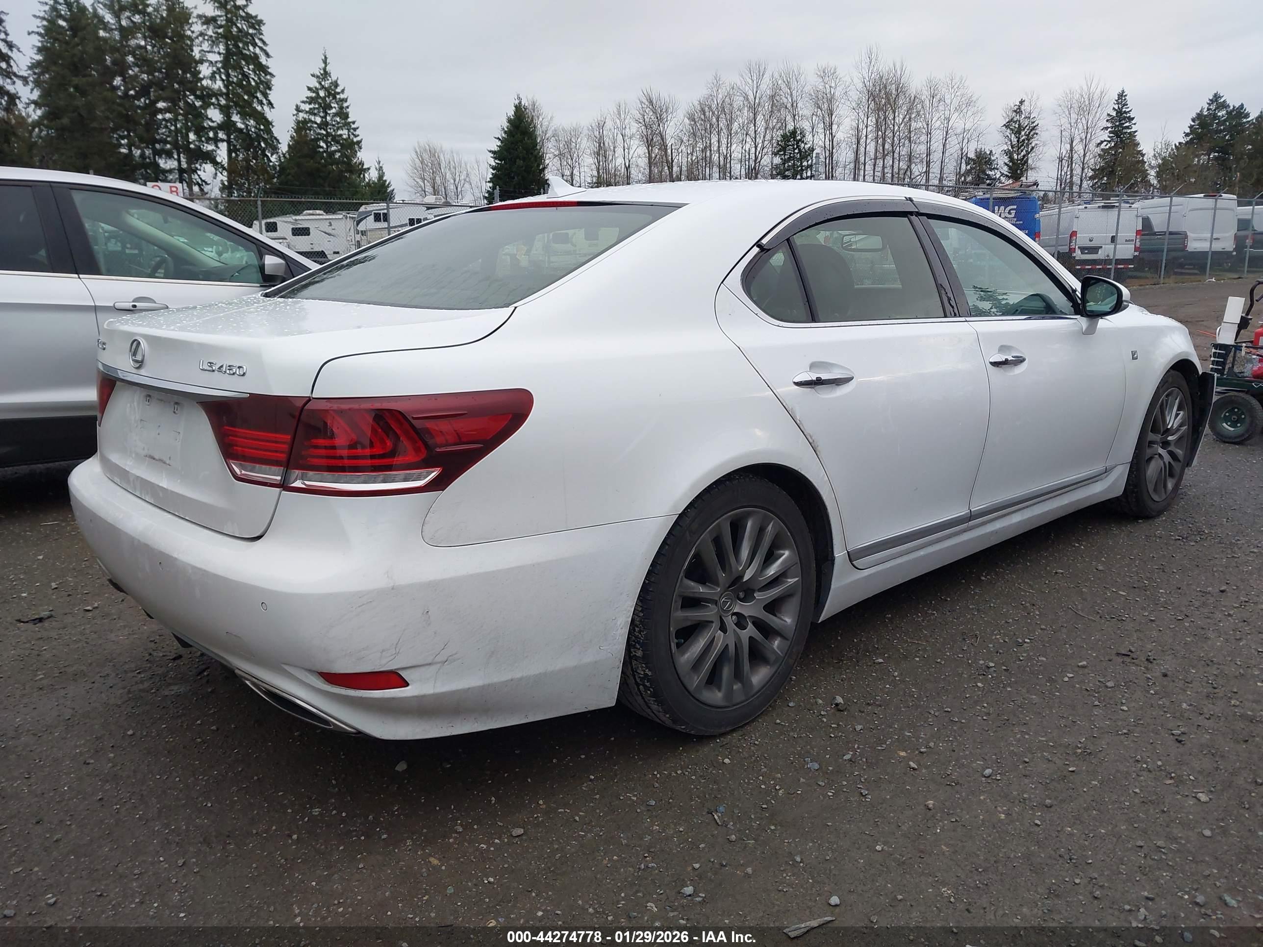 LEXUS LS image 4