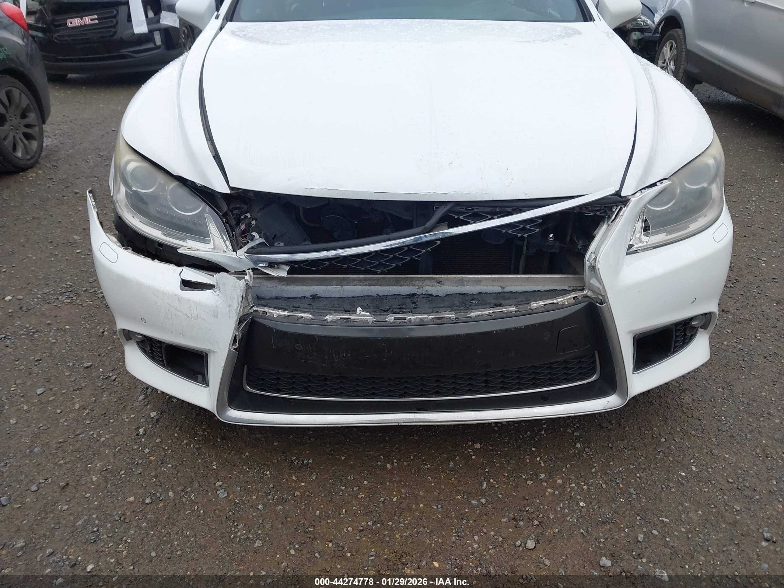 LEXUS LS image 6
