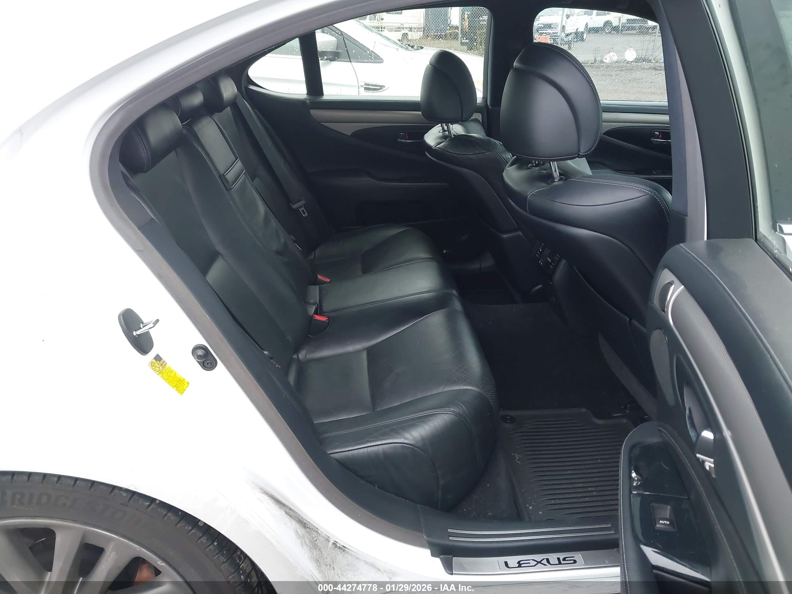LEXUS LS image 8