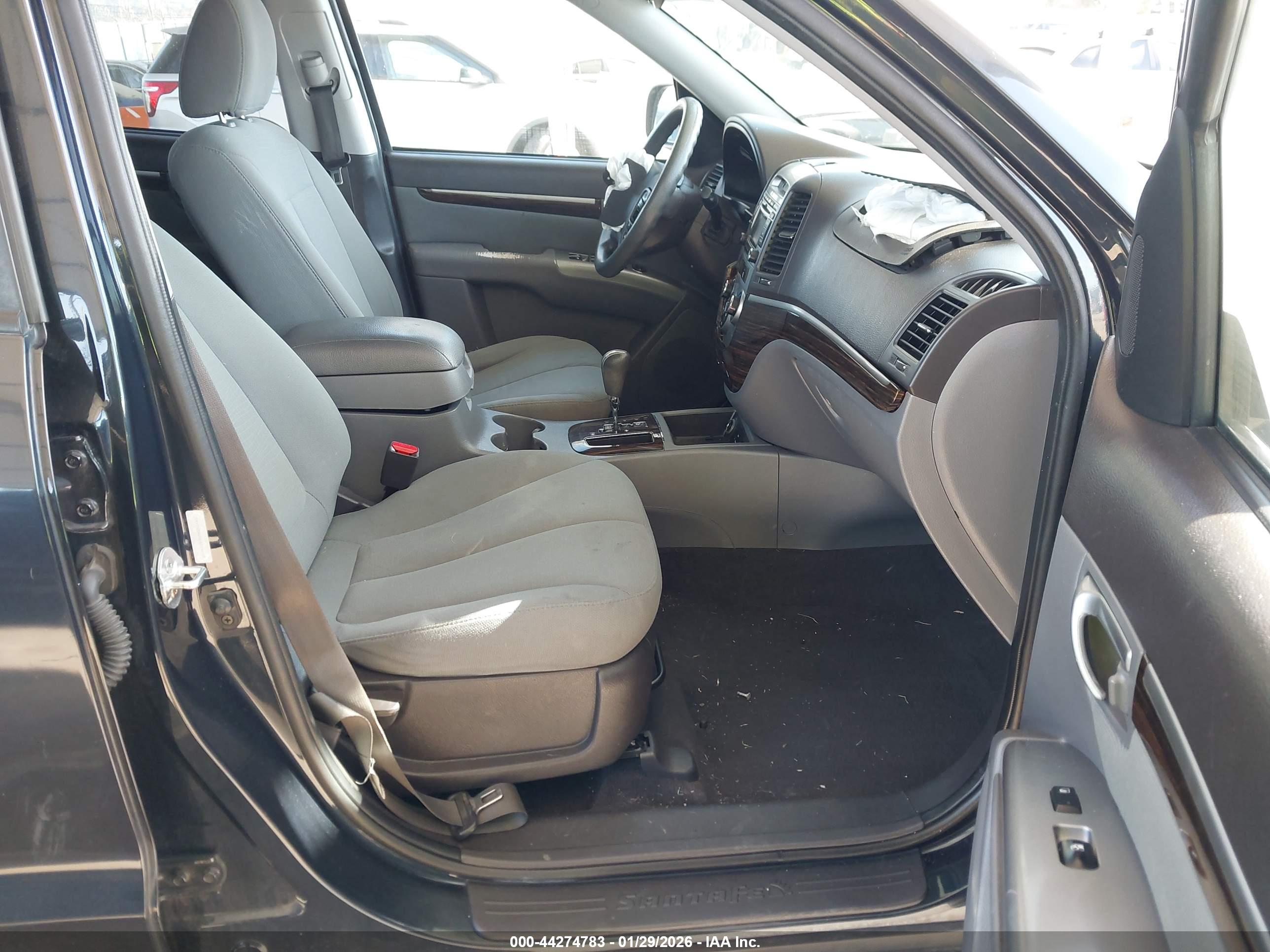 HYUNDAI SANTA image 5