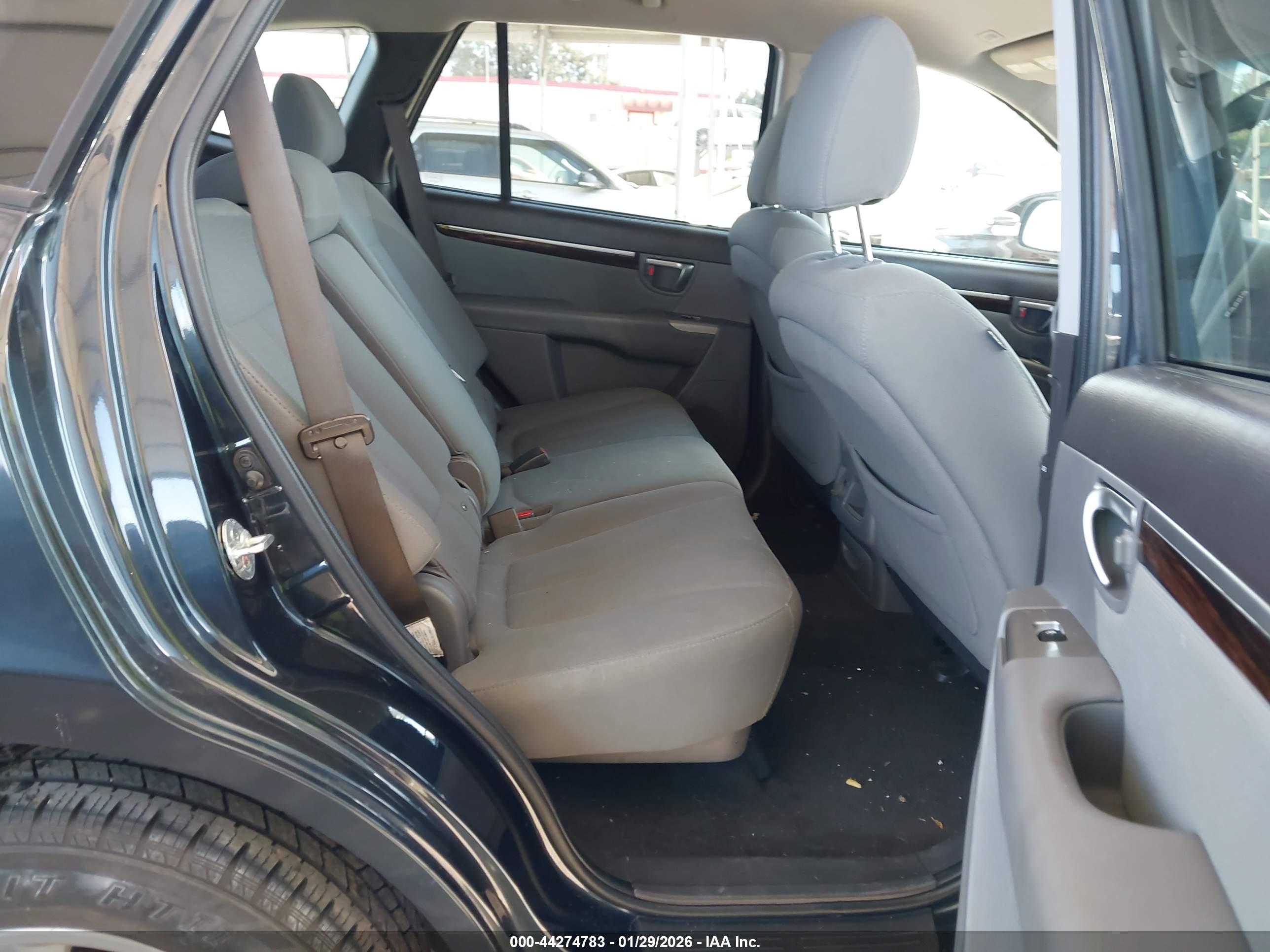 HYUNDAI SANTA image 8